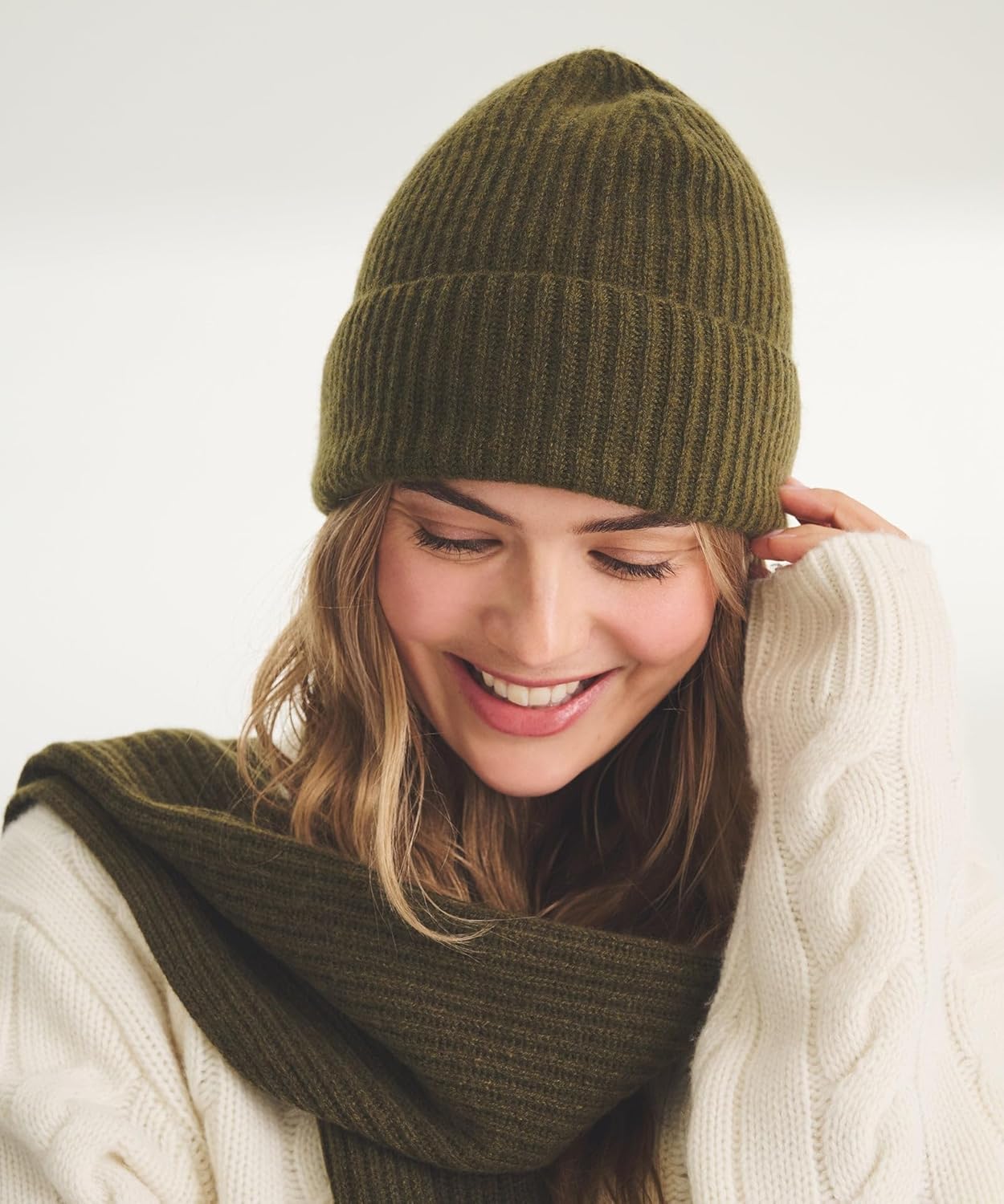 Thumbnail 2 de NAADAM Signature Cashmere Ribbed Beanie en cachemire côtelé – bonnet mixte