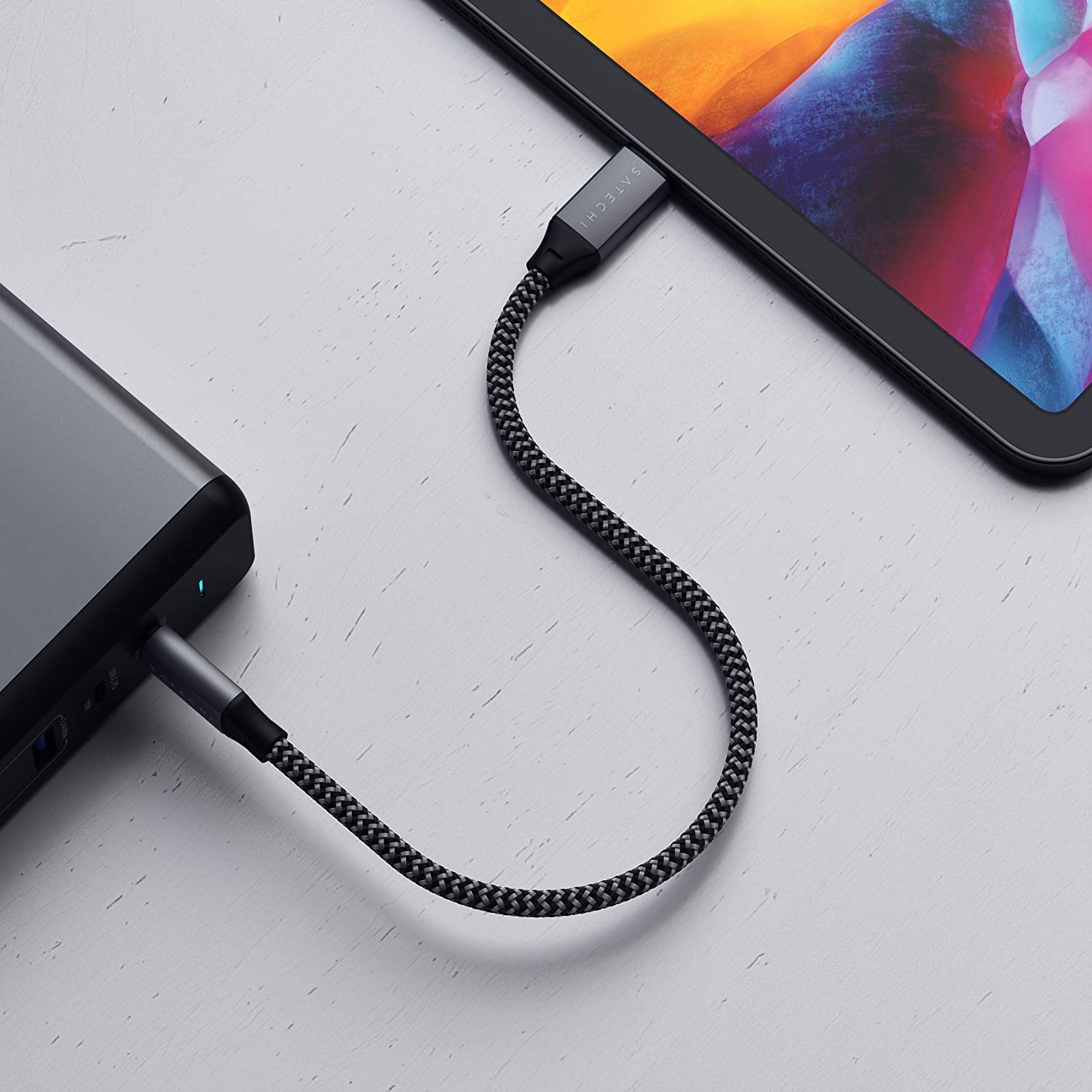 Detalle 2 de Satechi Cavo USB-C a USB-C 4.0 25 cm: PD 100W, 40 Gbps e supporto 8K/4K