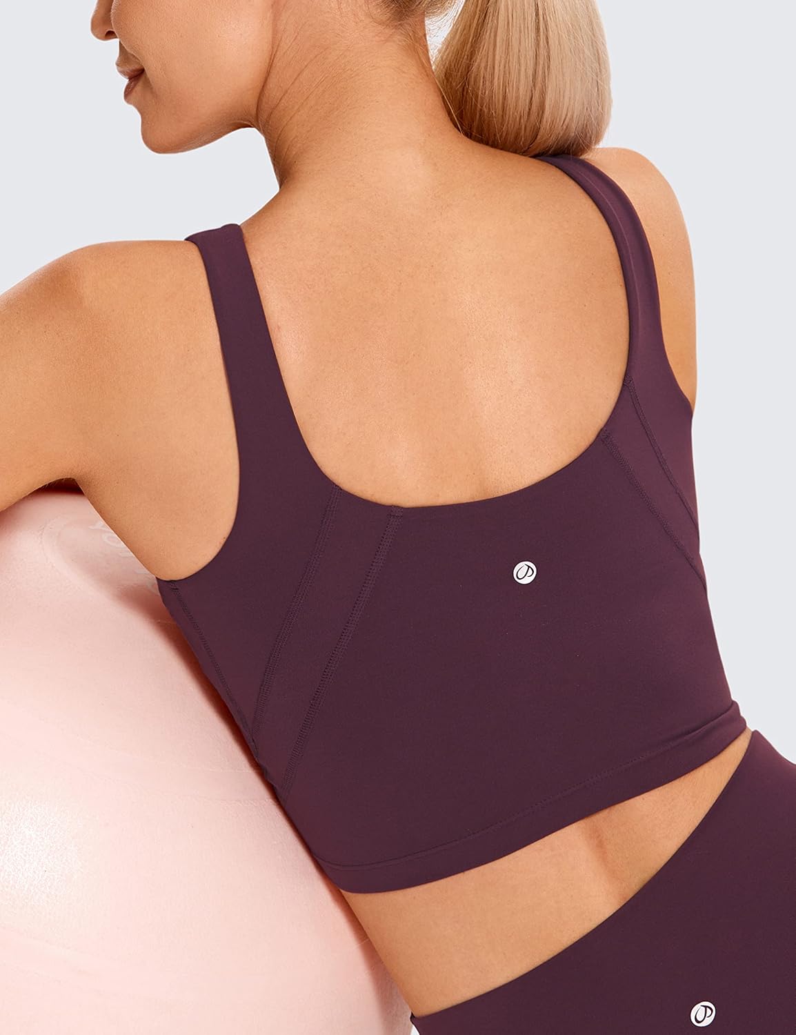 Detalle de CRZ YOGA Butterlux: reggiseno sport con collo alto e schiena a U