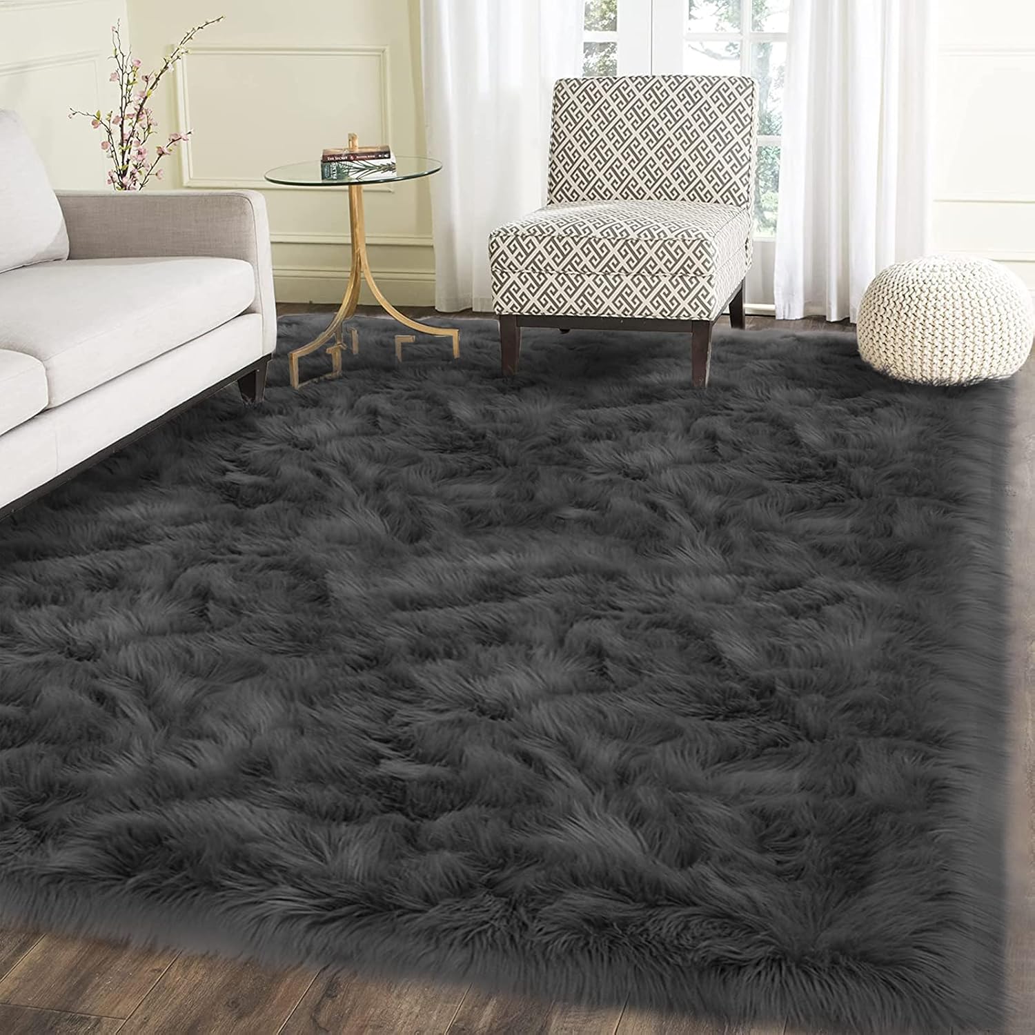 Detalle de Latepis 6x8 Dark Grey Faux Sheepskin Rug