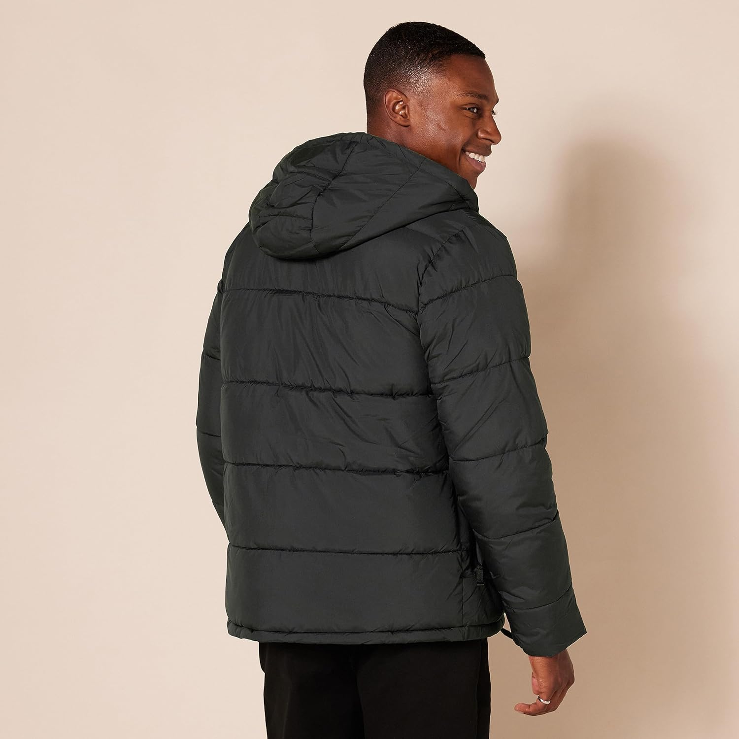 Thumbnail 1 de Amazon Essentials Men’s Winter Heavyweight Hooded Puffer Coat