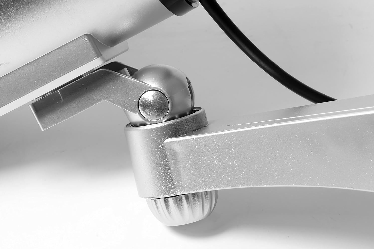 Detalle de Technaxx TX-18 CCD-Kamera-Attrappe – täuschend echte Dummy-Überwachungskamera mit blinkender LED