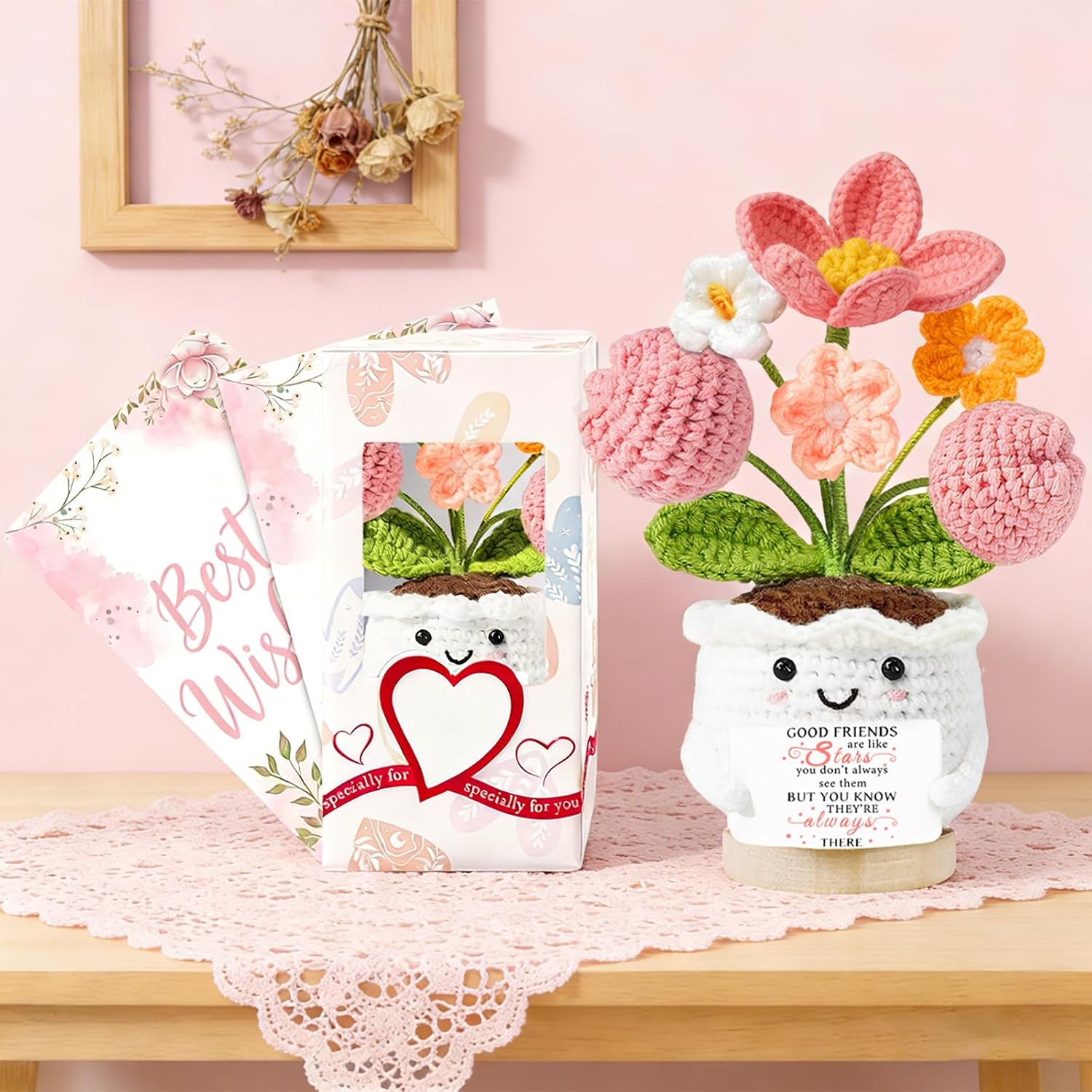 Detalle de Best Friend Crochet Tulip Gifts for Women – Thoughtful Friendship Tokens for Desk Decor