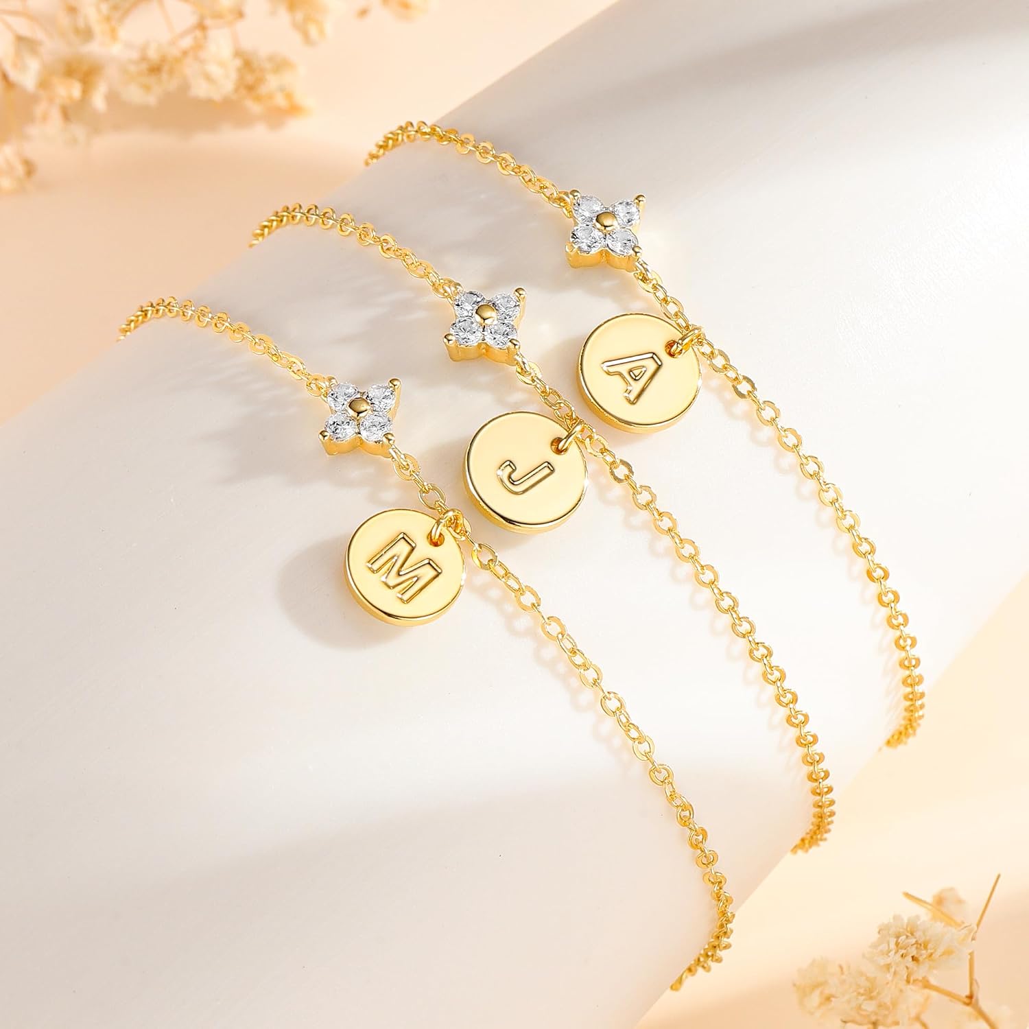 Thumbnail 6 de TINGN Initialen-Armband für Damen (14K Vergoldet) mit A–Z Buchstaben & CZ-Blattkleeblatt – inklusive Verlängerungskette