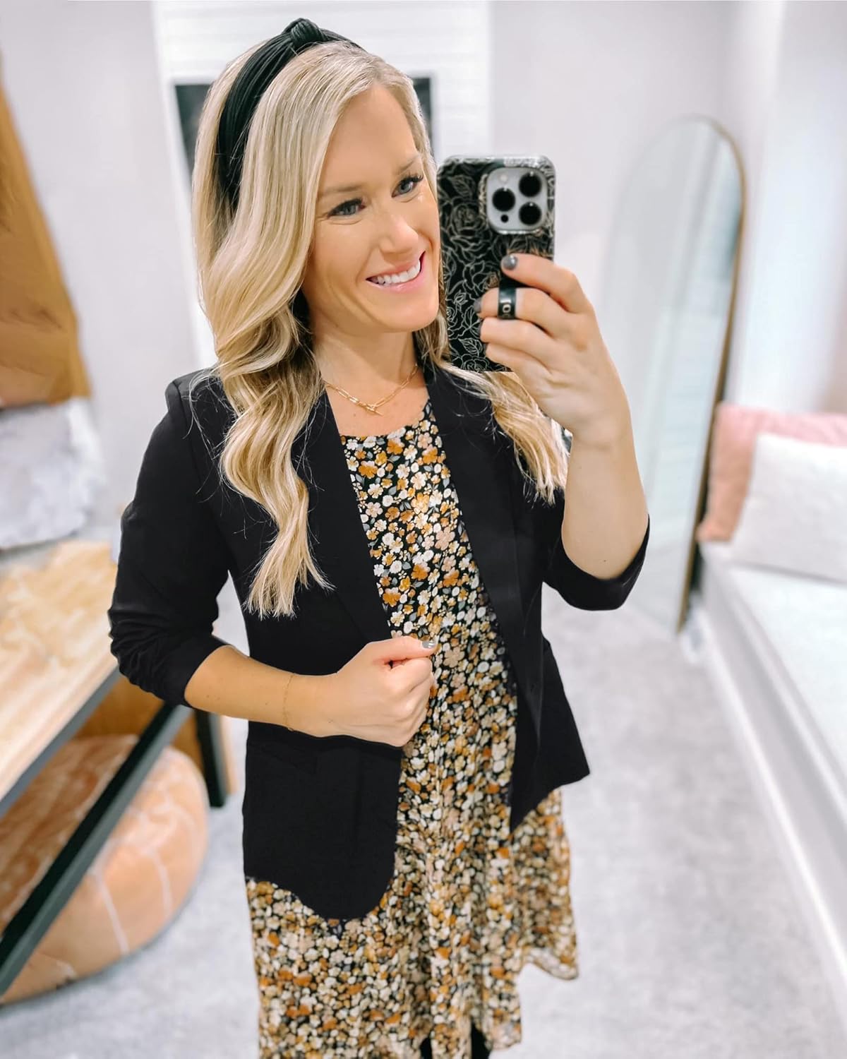 Thumbnail 4 de LookbookStore Women's 3/4 Sleeve Blazer: Soft, Lightweight Office-Ready Jacket