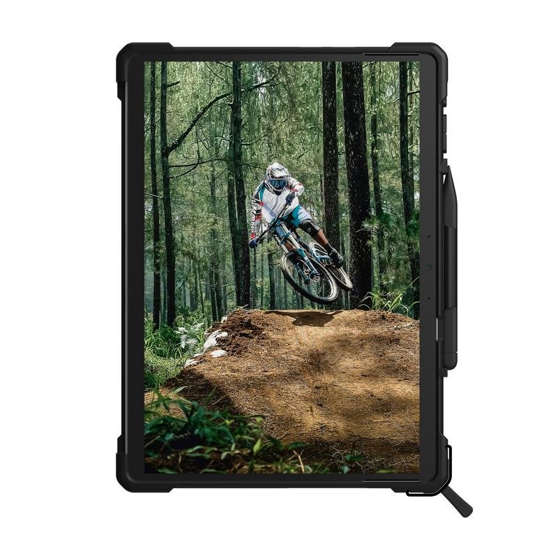 Detalle de Funda Urban Armor Gear para Microsoft Surface Pro 9 13" Antibacteriana: protección robusta para tu tablet