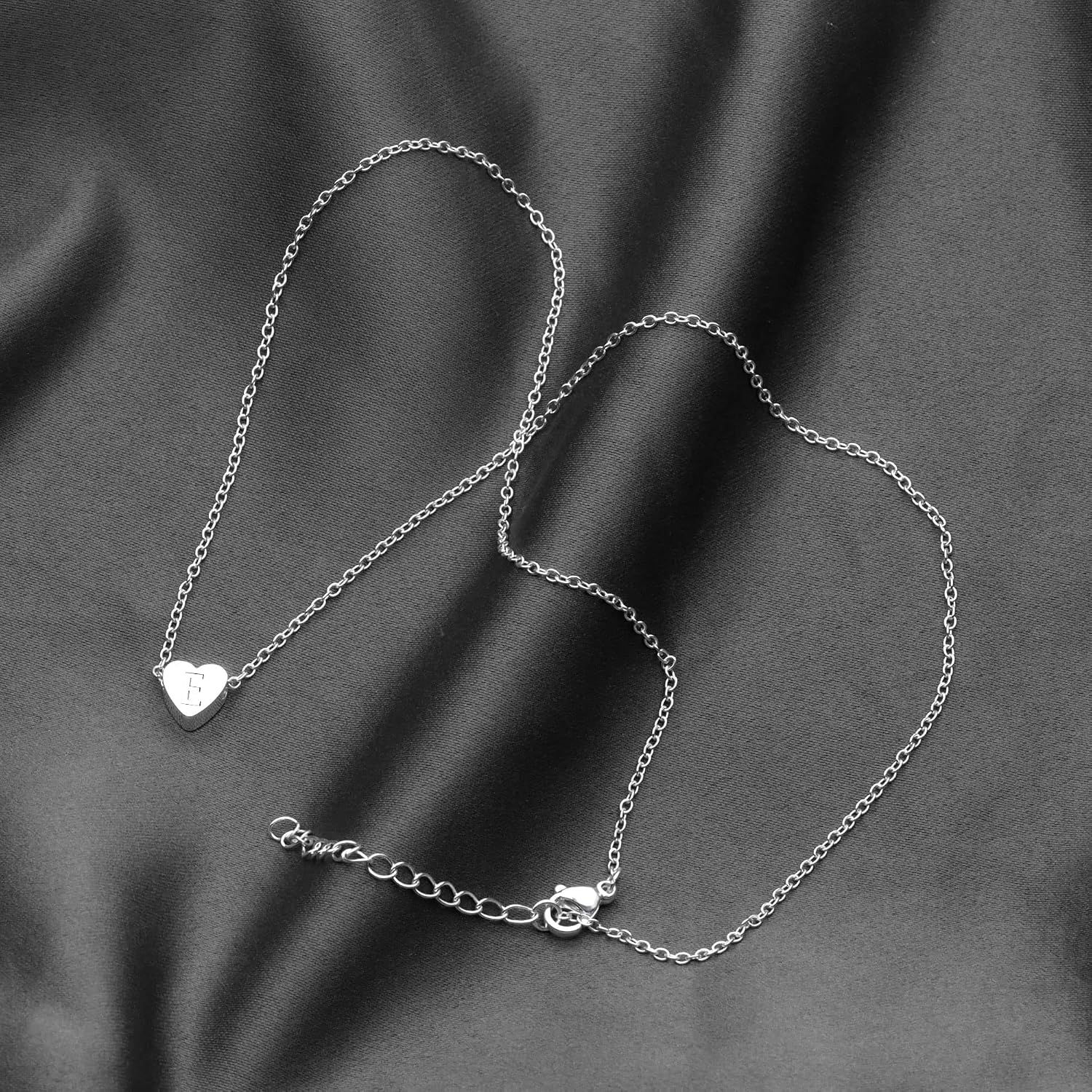Detalle de KENYG S925 Silver A-Z Capital Initial Heart Pendant Necklace for Women