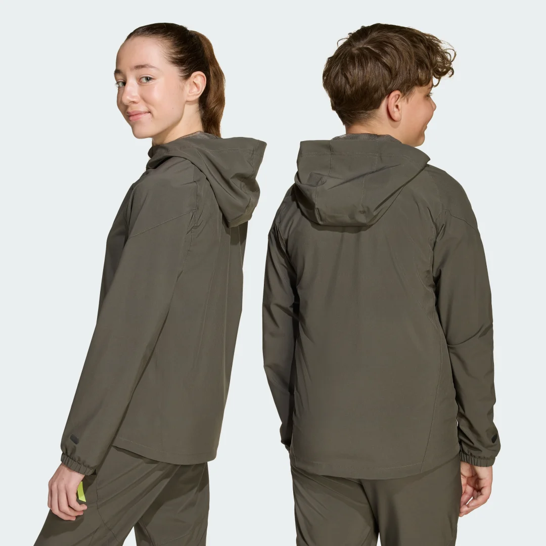 Detalle 2 de Chaqueta Real Madrid Tiro 25 Competition Vis Tech Travel de Adidas