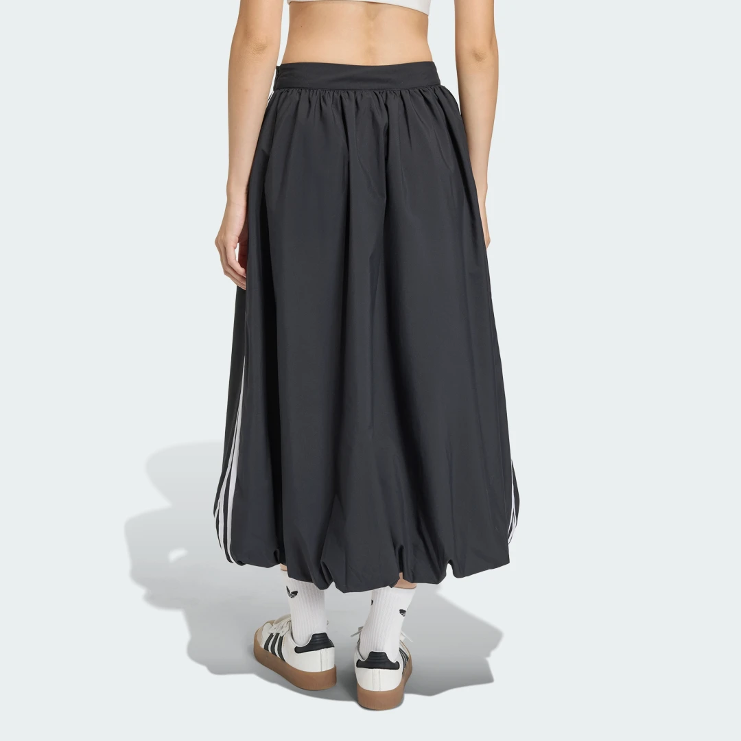 Detalle de Falda Larga Balloon de Adidas: versátil, cómoda y para cualquier look