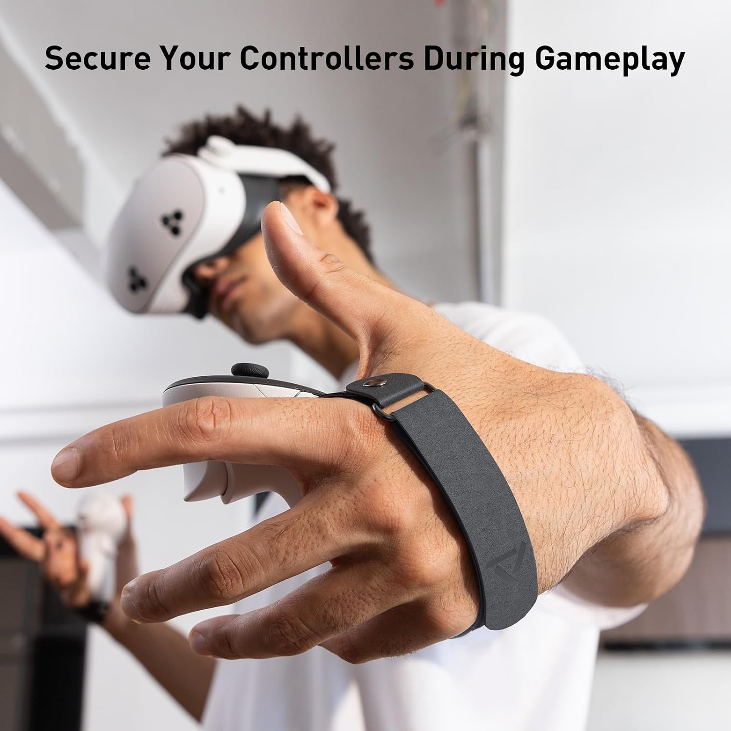 Detalle 2 de PRISMXR Controller Grips with Soft Microfibre Hand Strap for Meta Quest 3 / 3S (adjustable, small to medium hands)