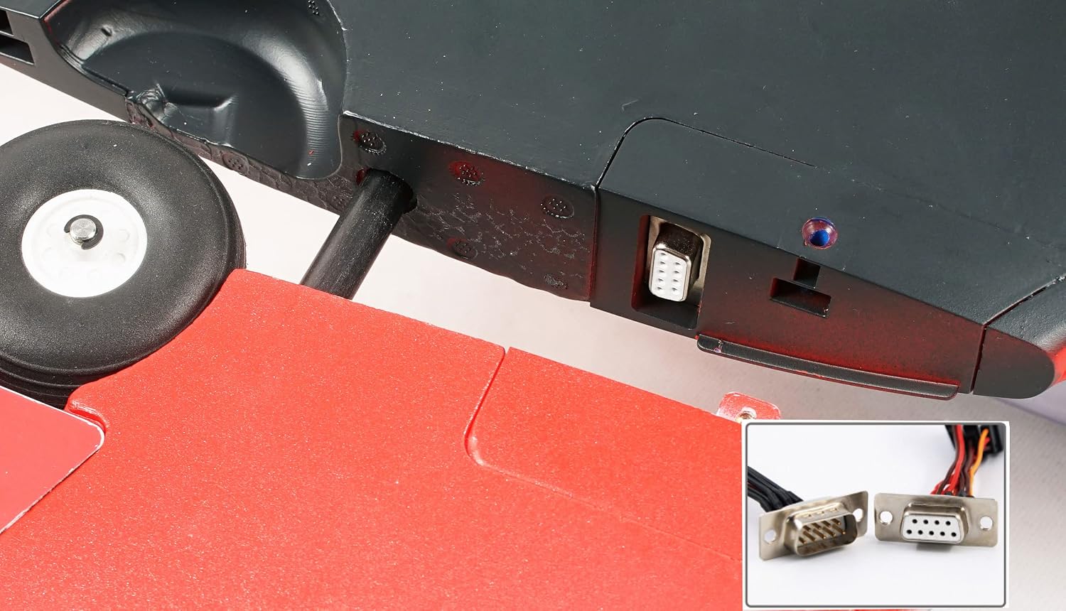 Detalle 1 de Amewi 24118 AMXPlanes Talon EDF – czerwony odrzutowiec RC EPO PNP 1100 mm