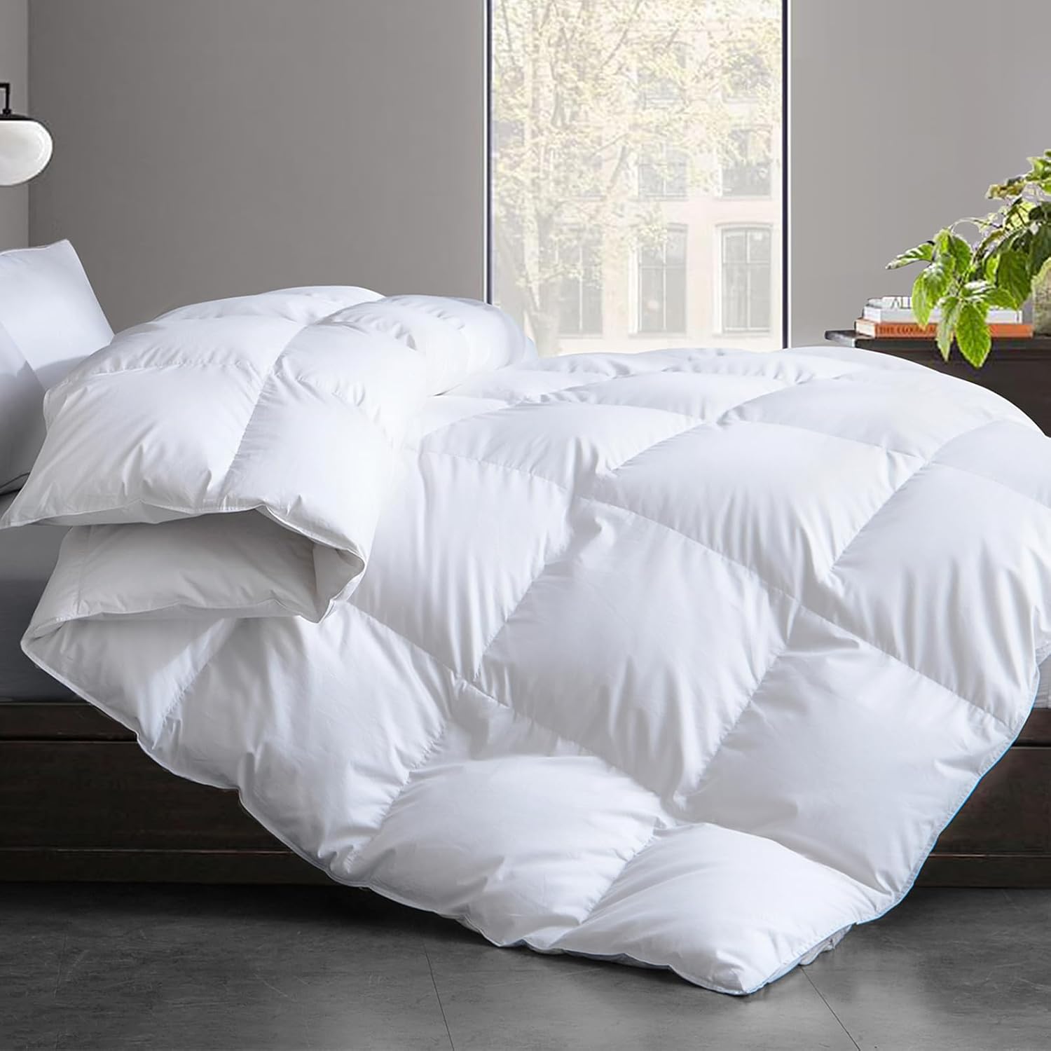 Detalle de Cosybay King Feather and Down Fiber Comforter Insert, Cotton Cover, Medium Warmth
