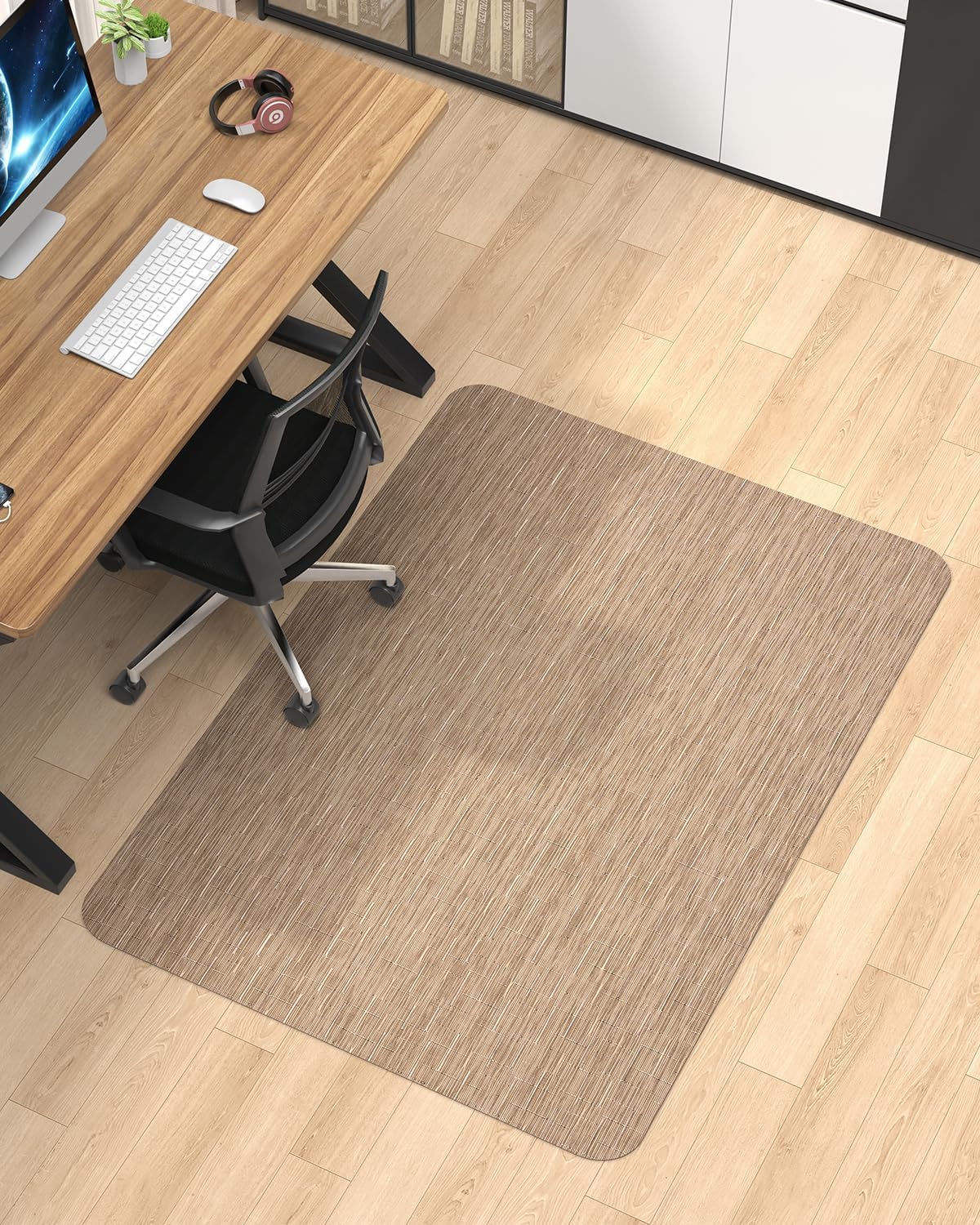 Detalle de Blvornl 35.4 x 47.2-Inch PVC Chair Mat for Hard Floors, Red Brown