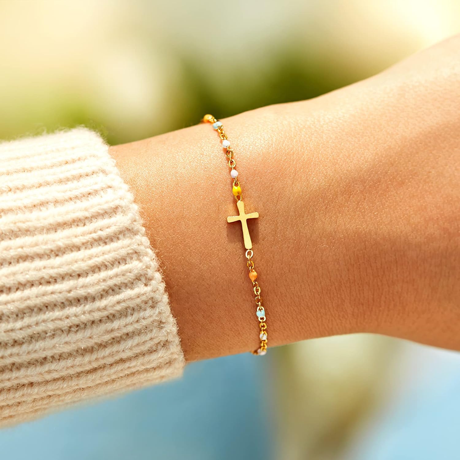 Detalle 2 de STORYJEWELLERY Cross Bracelet with 18K Gold Layer