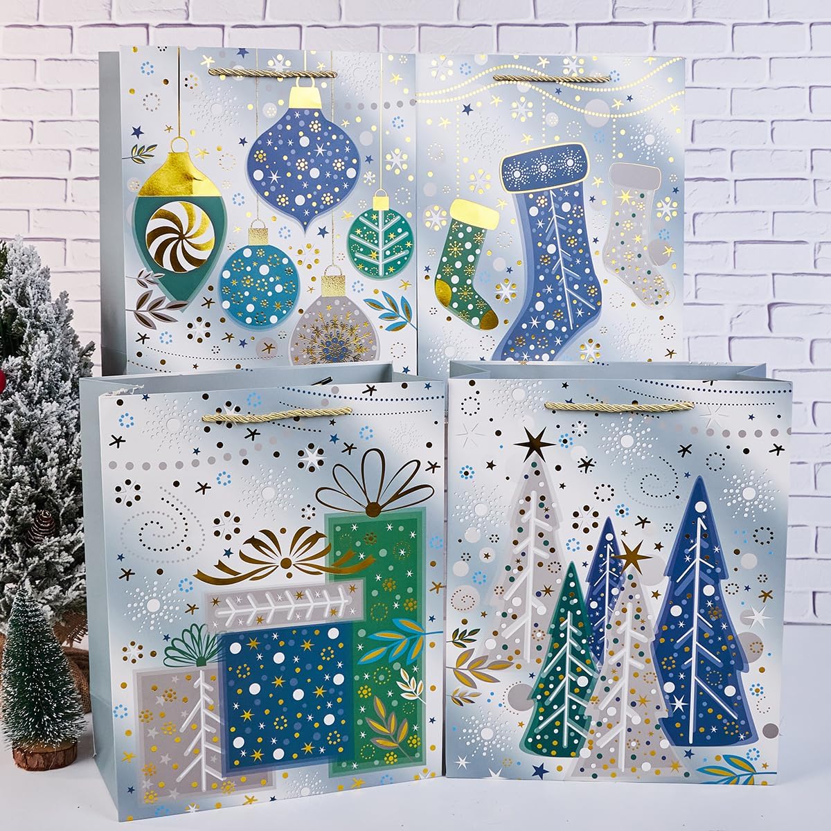 Detalle de 12Pcs Christmas Paper Gift Bags with Tissue Paper (Silver) – 9 Inch Medium Pack