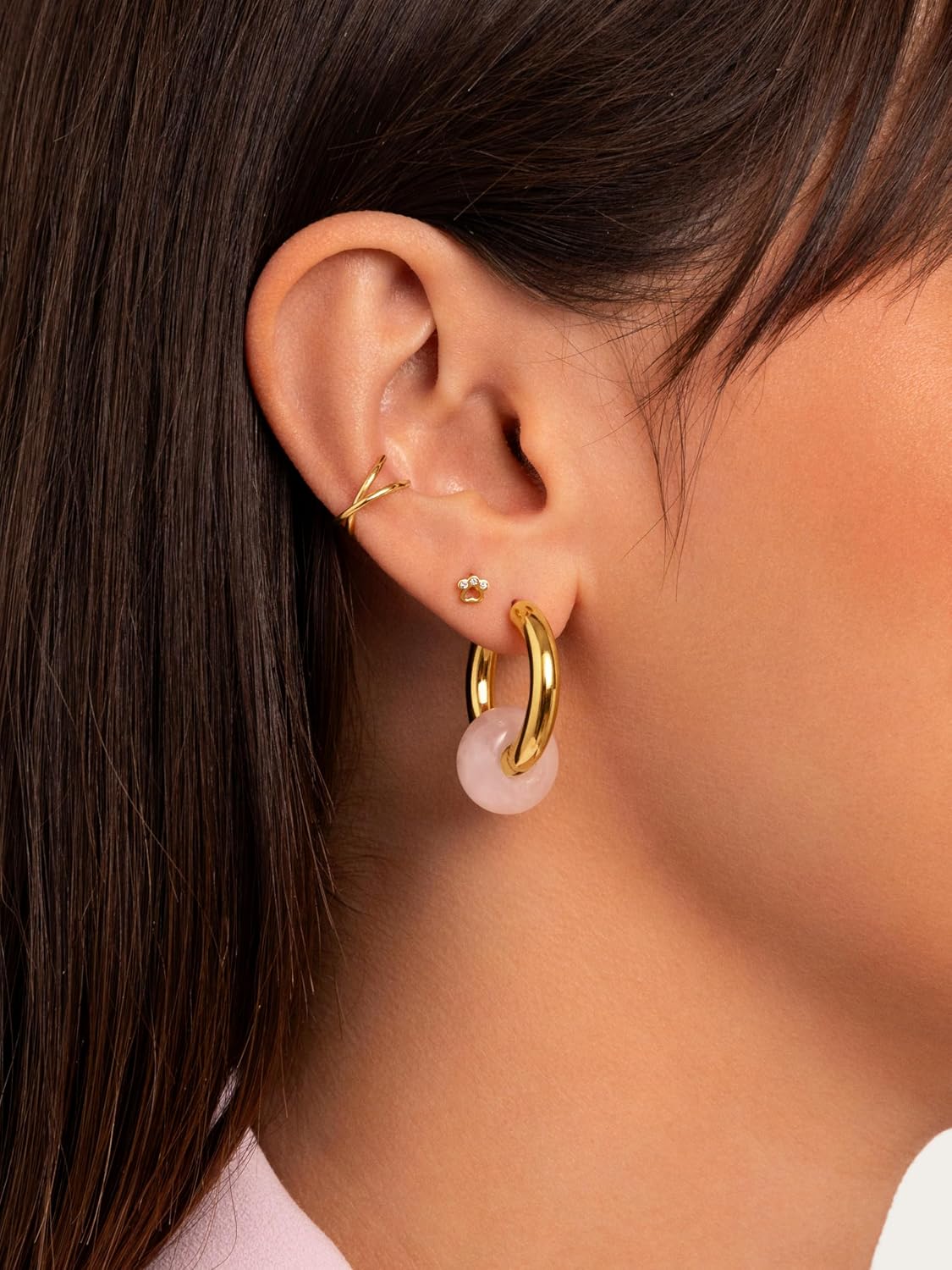 Detalle 2 de SINGULARU – Einzelner Ohrring Mini Pfote: Sterlingsilber mit 18 kt Gold- oder Rhodium-Beschichtung
