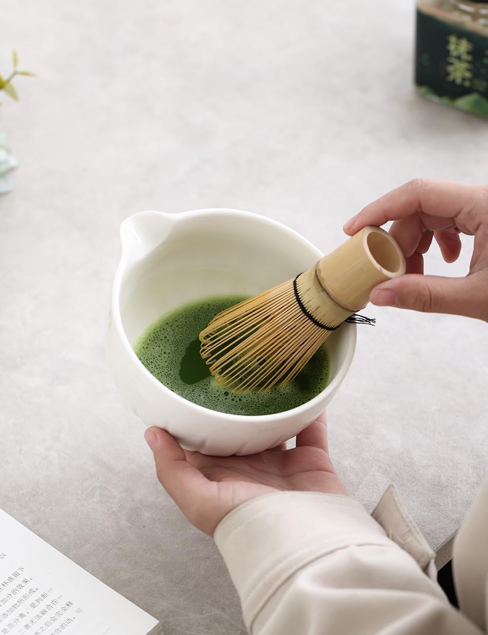 Detalle 1 de TANG PIN Matcha Set, 15 oz Porcelain Bowl with Bamboo Whisk