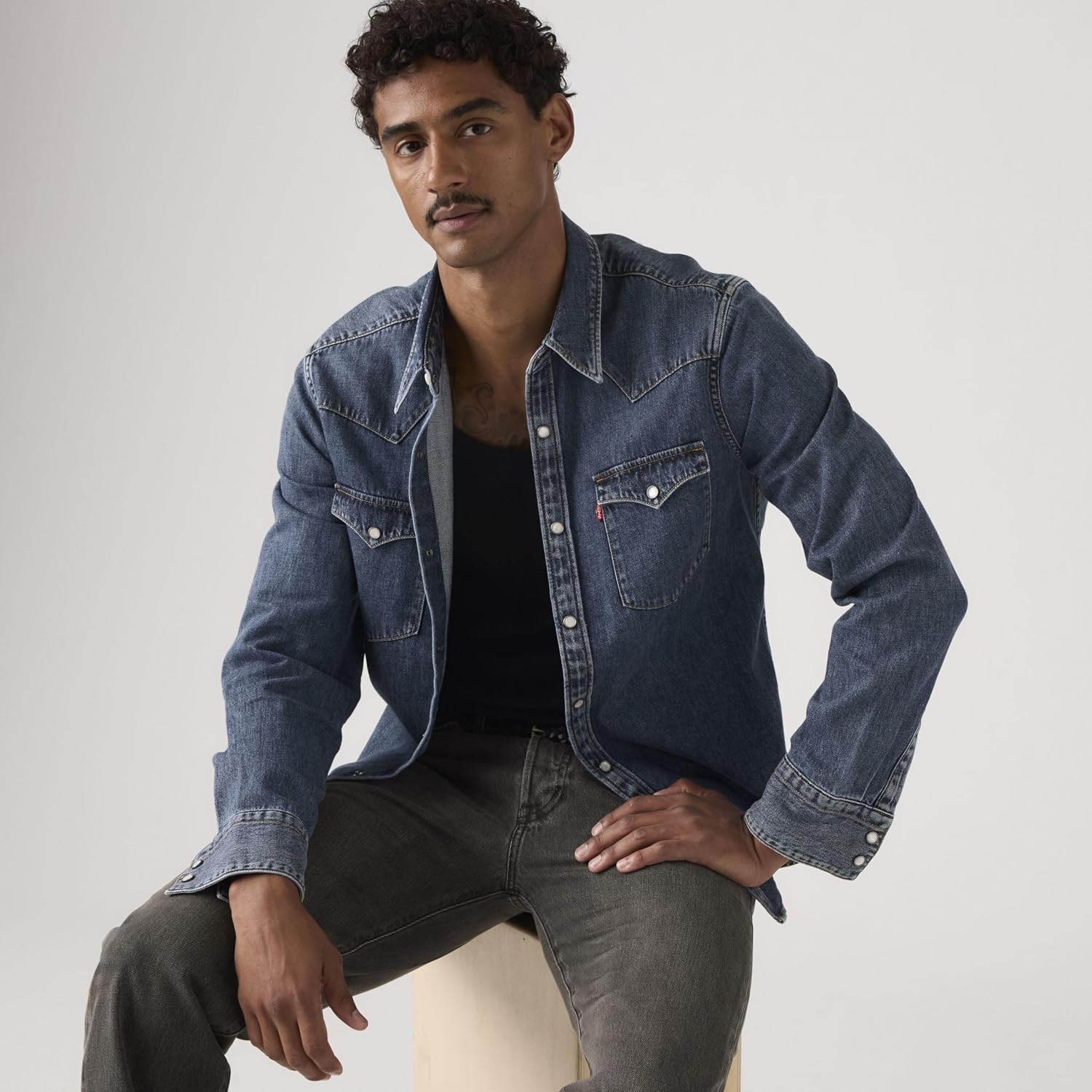 Detalle de Levi's Barstow Western Standard Camicia Uomo — stile classico e praticità quotidiana