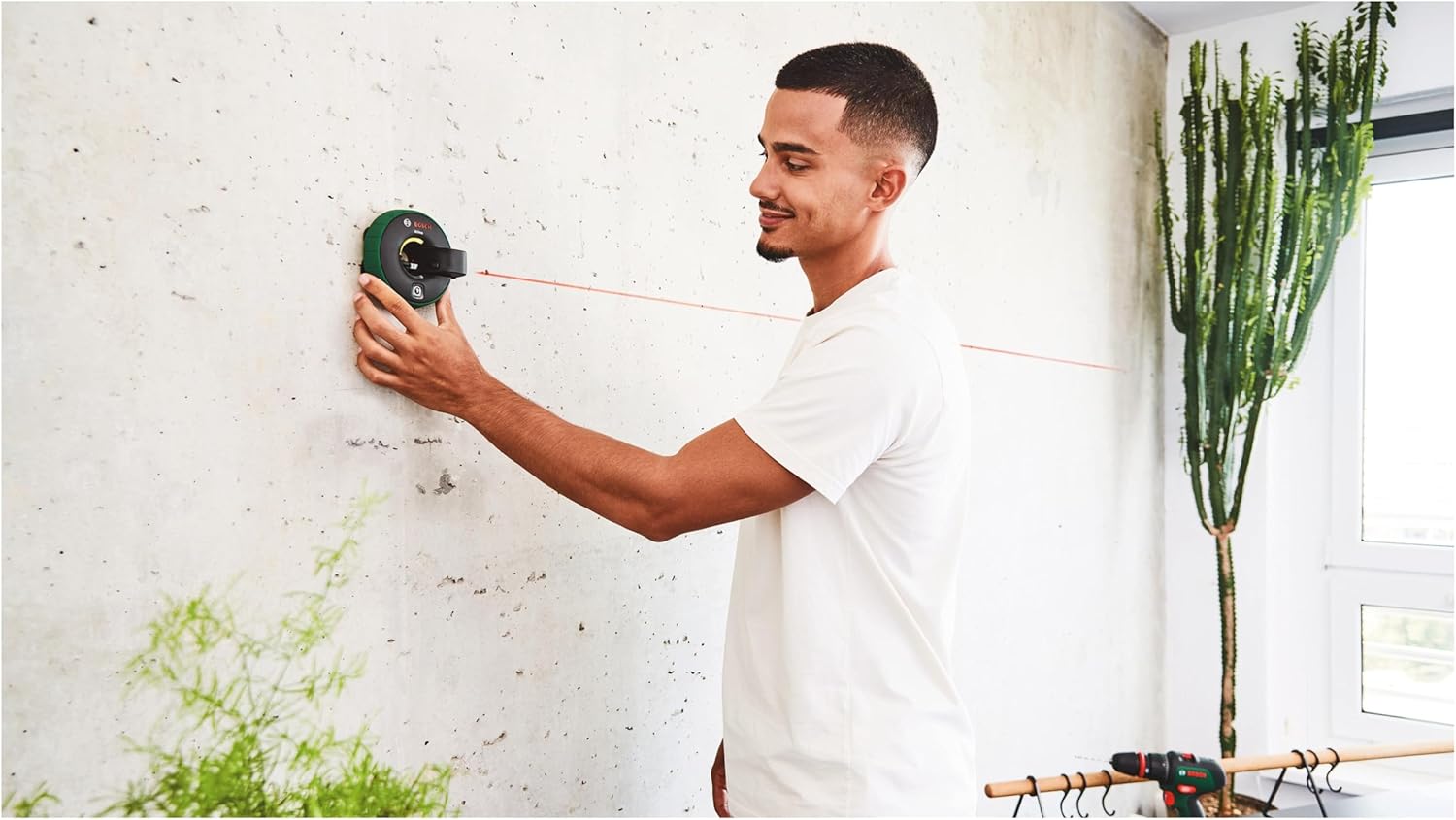 Thumbnail 3 de Bosch Atino 2nd gen line laser with removable & lockable measuring tape