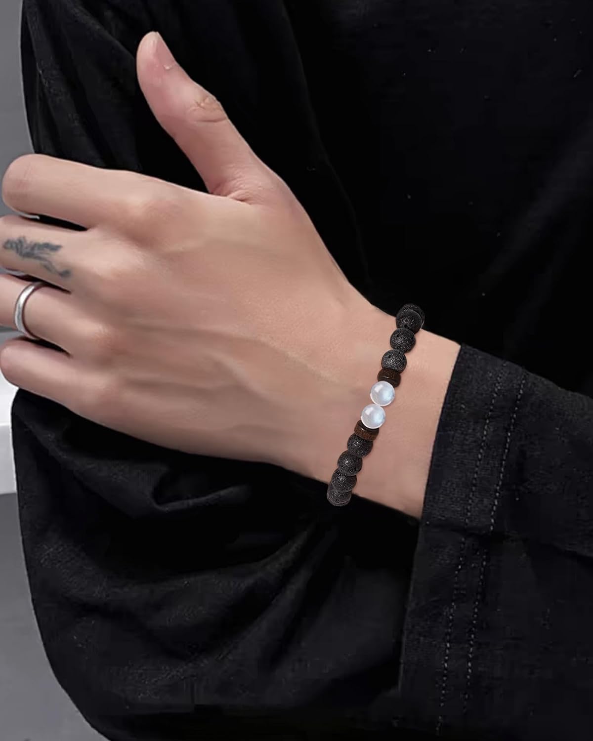 Detalle 2 de TOLOWOBK sobriety bracelet with 60 days