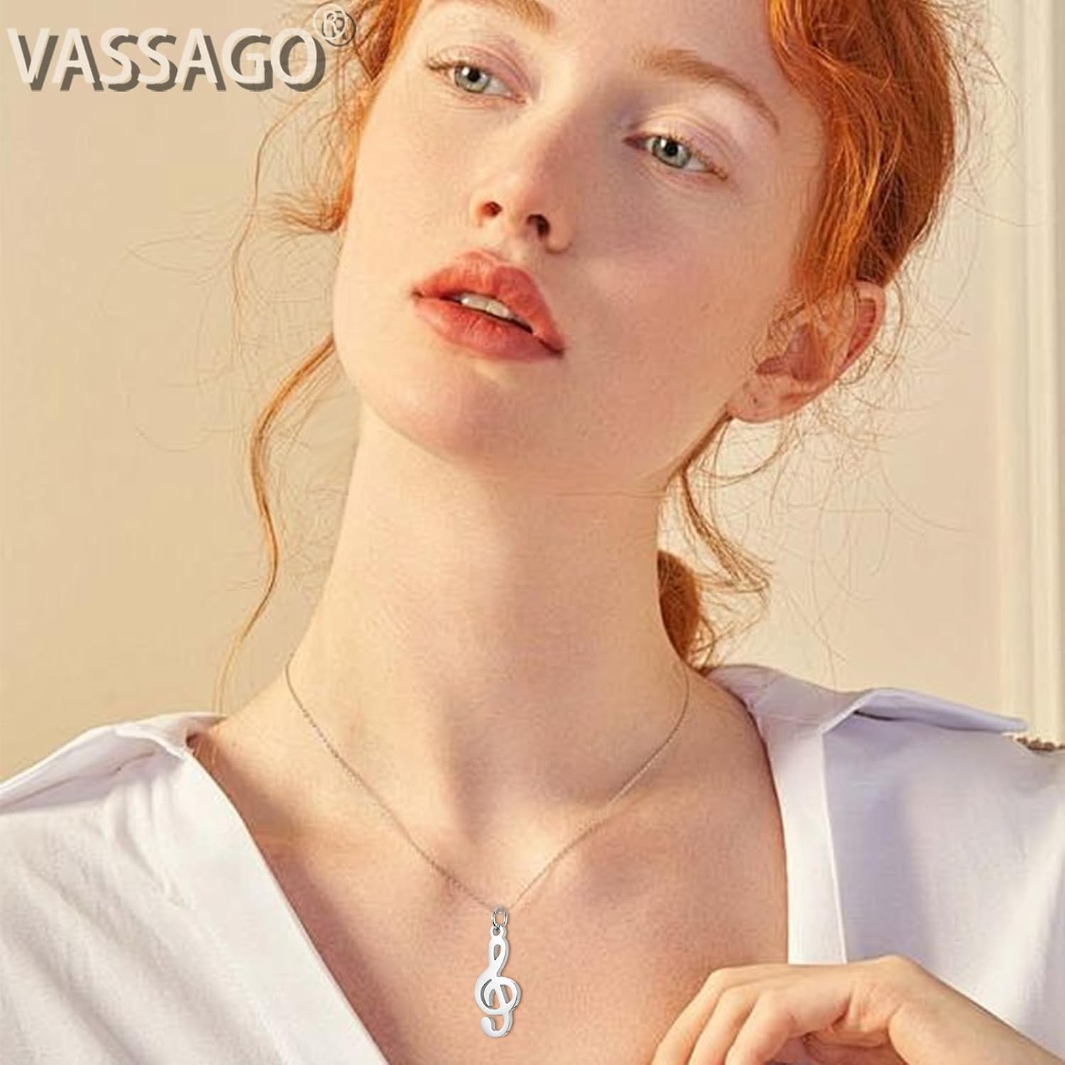 Detalle de VASSAGO Music Note Pendant Necklace for Women – Treble Clef Stainless Steel Jewellery