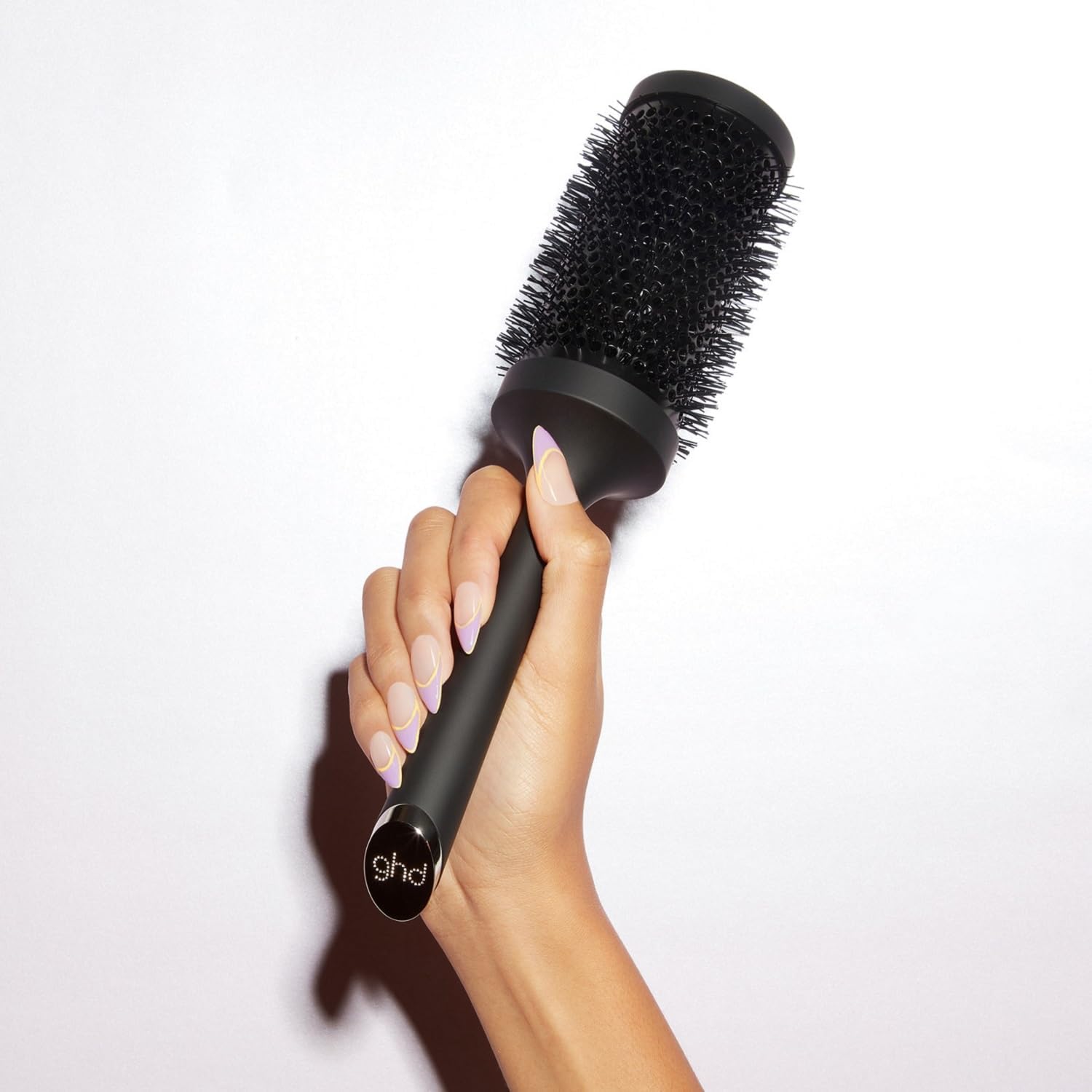Thumbnail 2 de ghd The Blow Dryer - Spazzola in ceramica (misura 4): design moderno e gestione capelli