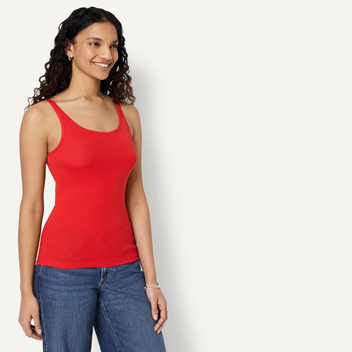Detalle 2 de Amazon Essentials Women's Slim-Fit Thin-Strap Tank Top