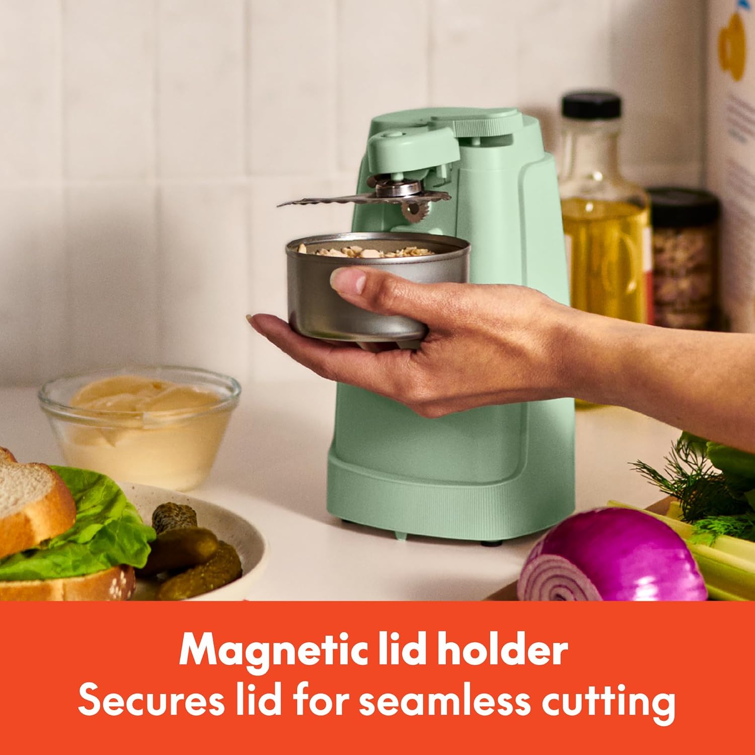 Detalle 2 de BELLA Electric Can Opener and Knife Sharpener with Removable Cutting Lever, Cord Storage, Stainless Steel Blade