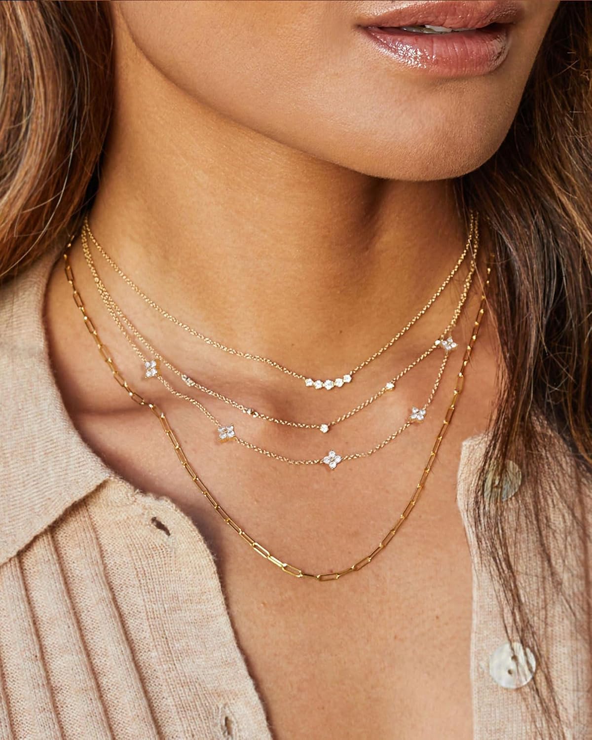 Detalle de Aidenn Dainty Cubic Zirconia Flower Necklace – 14K Gold Plated, 16" + 2" Extender
