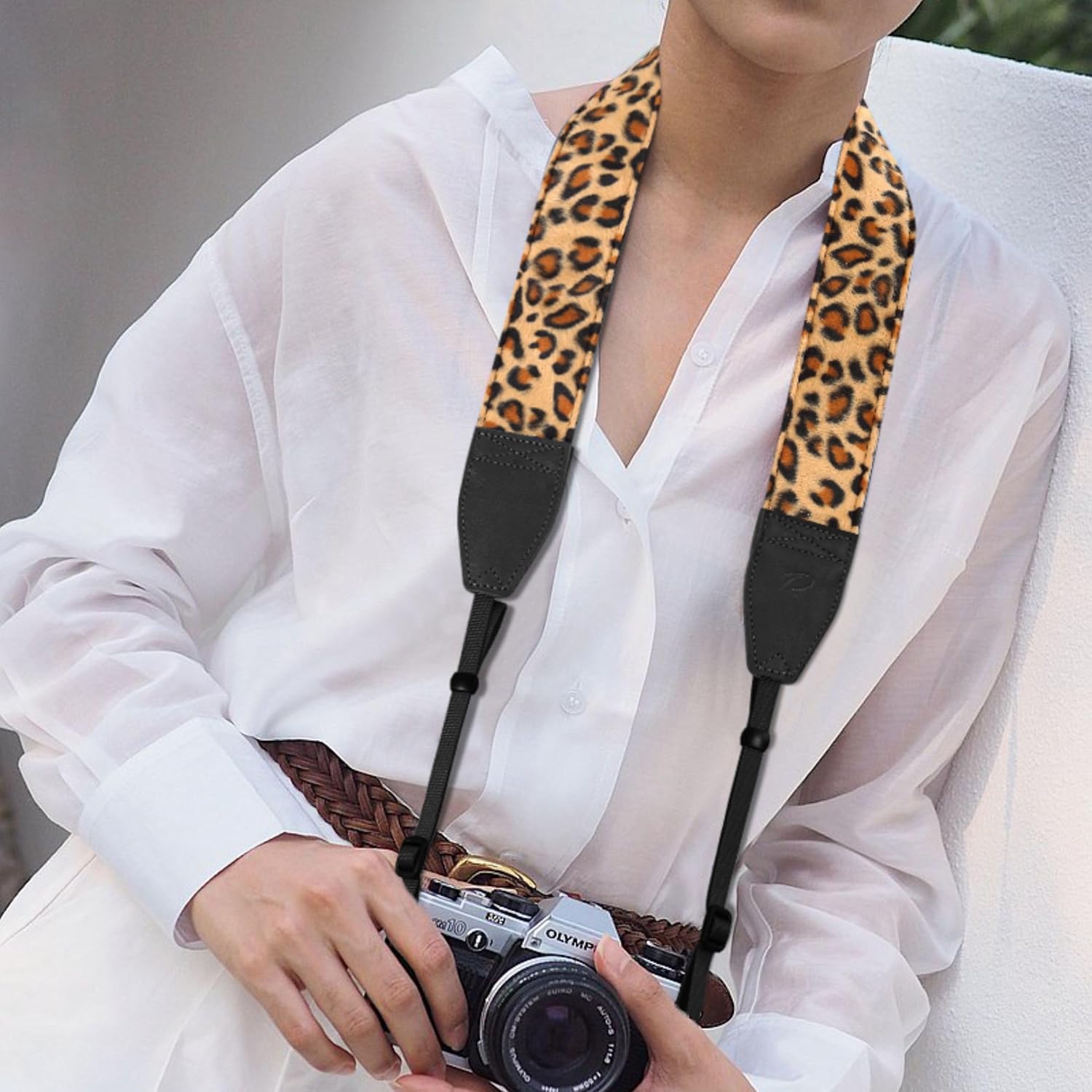 Thumbnail 6 de Padwa Lifestyle Leopard Print Velvet Camera Strap – 2" Double Layer Full Grain Cowhide Head, Adjustable 32–61