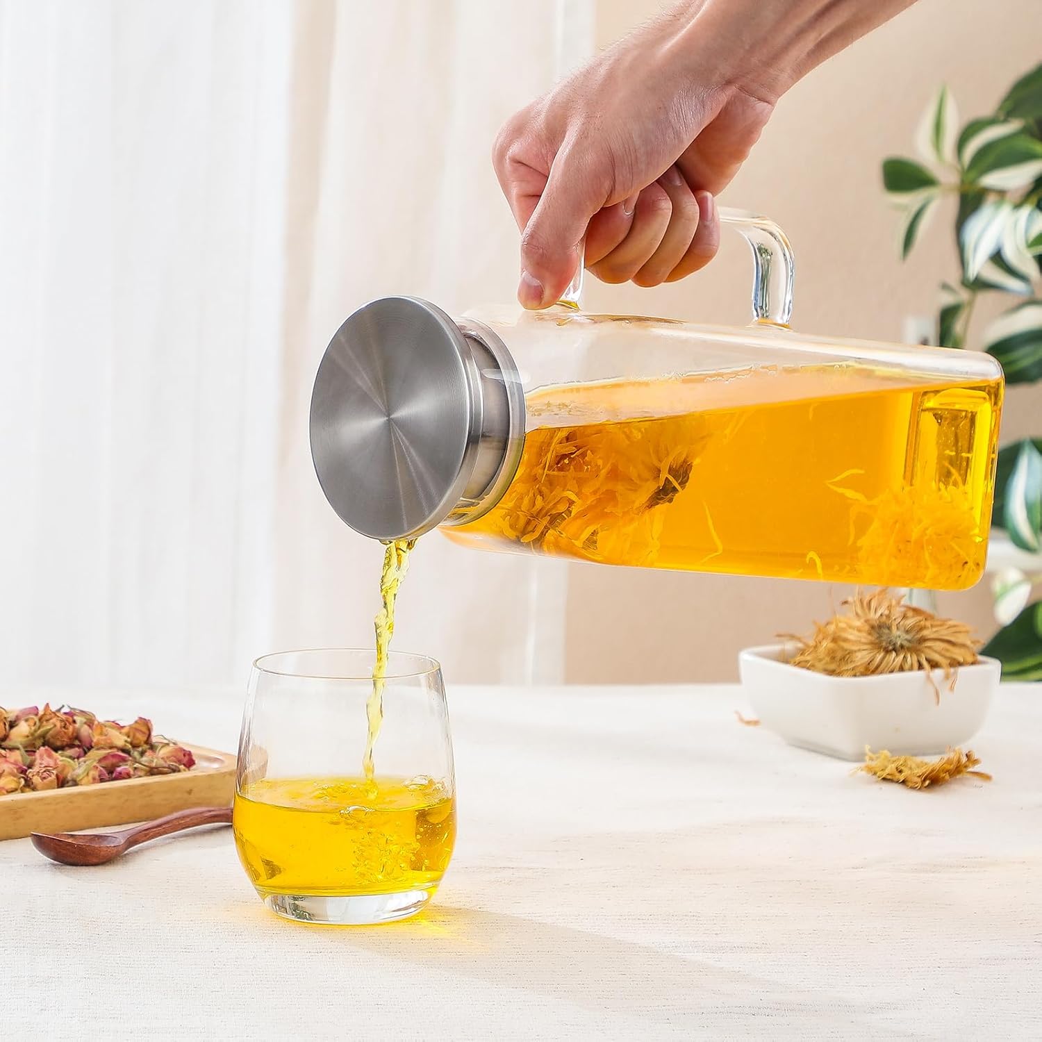 Thumbnail 5 de 2 Quart (68 oz) Square Borosilicate Glass Pitcher with Lid & Spout — Square Fridge Carafe for Hot/Cold Drinks