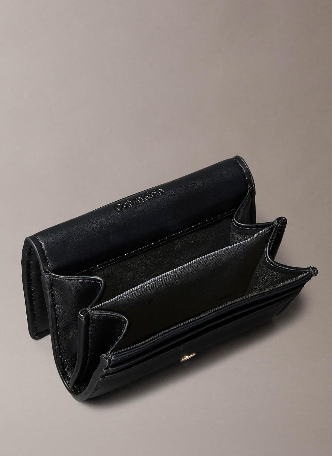 Detalle 2 de Calvin Klein Damen Raised CK Medium Bifold LV04F1047G Geldbörse – Schwarz