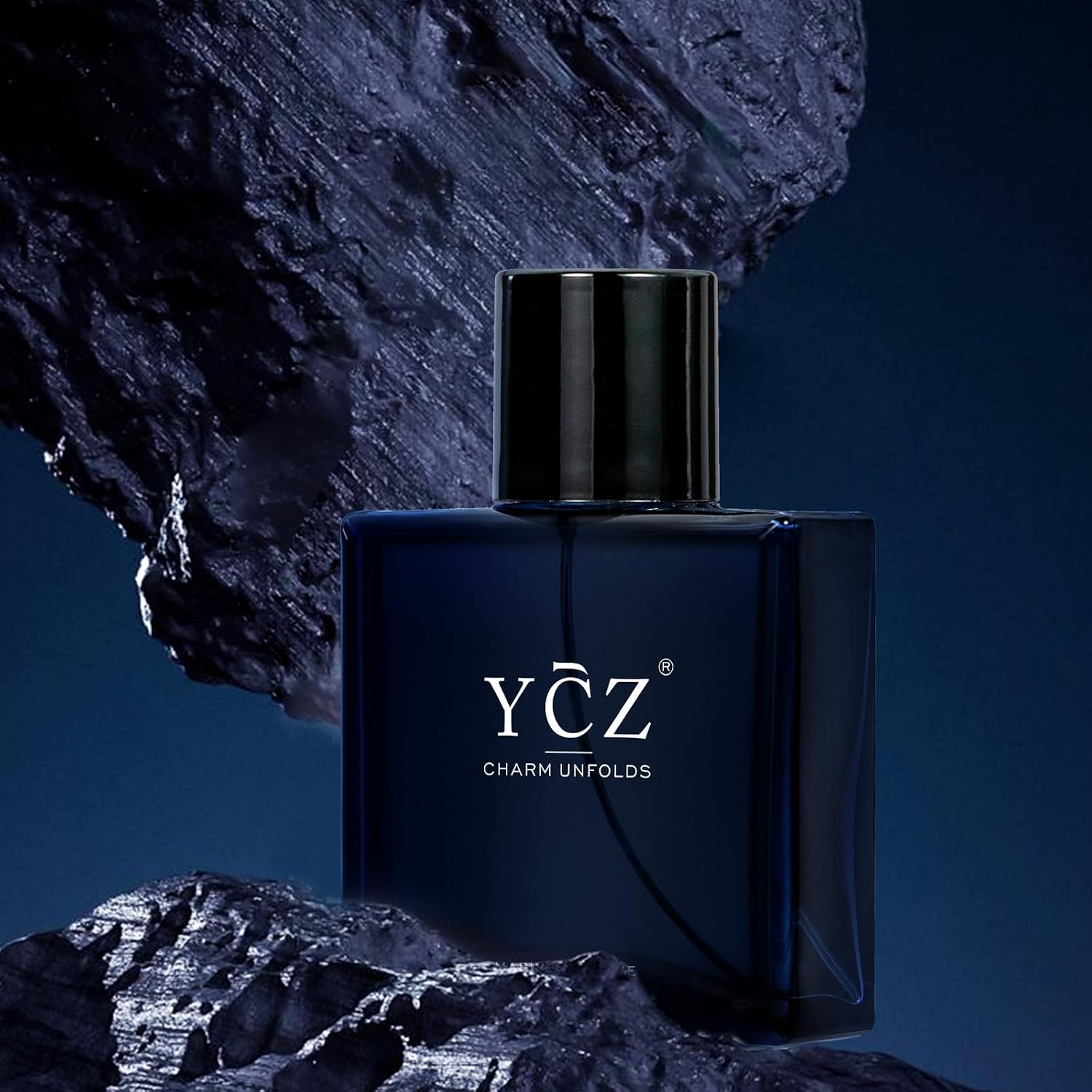 Detalle 2 de YCZ Charm Unfolds Marine Eau de Parfum 1,7 oz