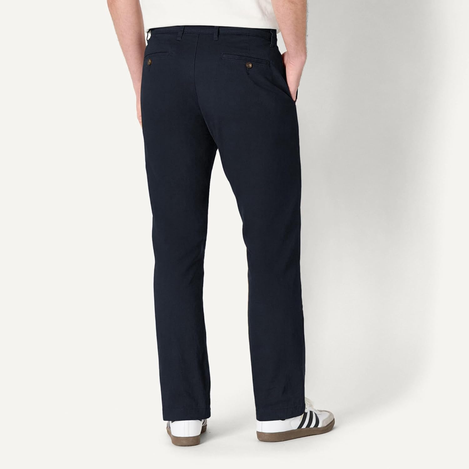 Thumbnail 2 de Amazon Essentials Men’s Athletic Fit Casual Stretch Chino Work Trousers (Big & Tall) in khaki