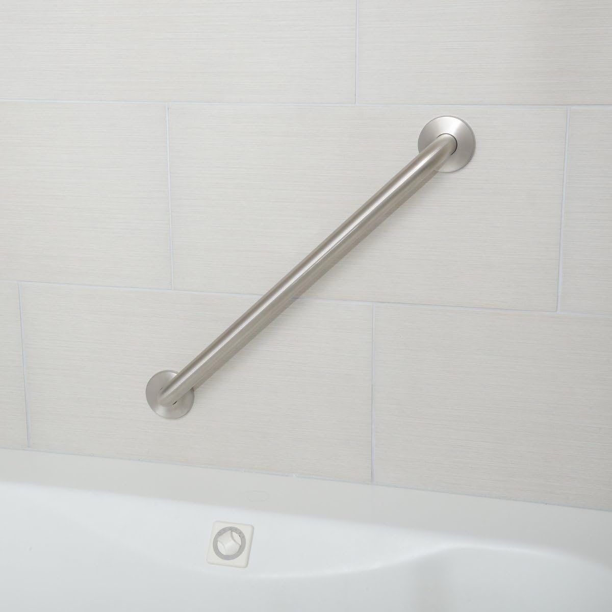 Detalle de Amazon Basics Bathroom Handrail Grab Bar, 0.46 m (46 cm) Stainless Steel