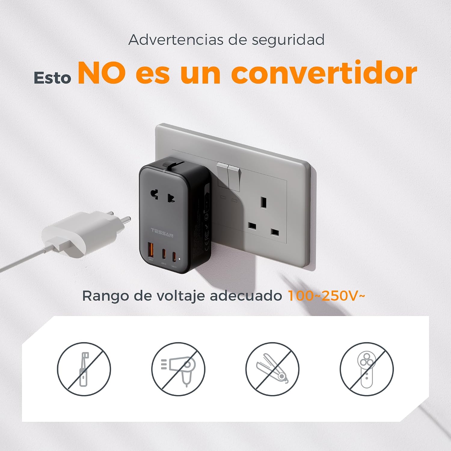 Detalle 2 de TESSAN adaptador de enchufe universal de viaje con 1 USB A y 2 USB-C (plano y compacto)