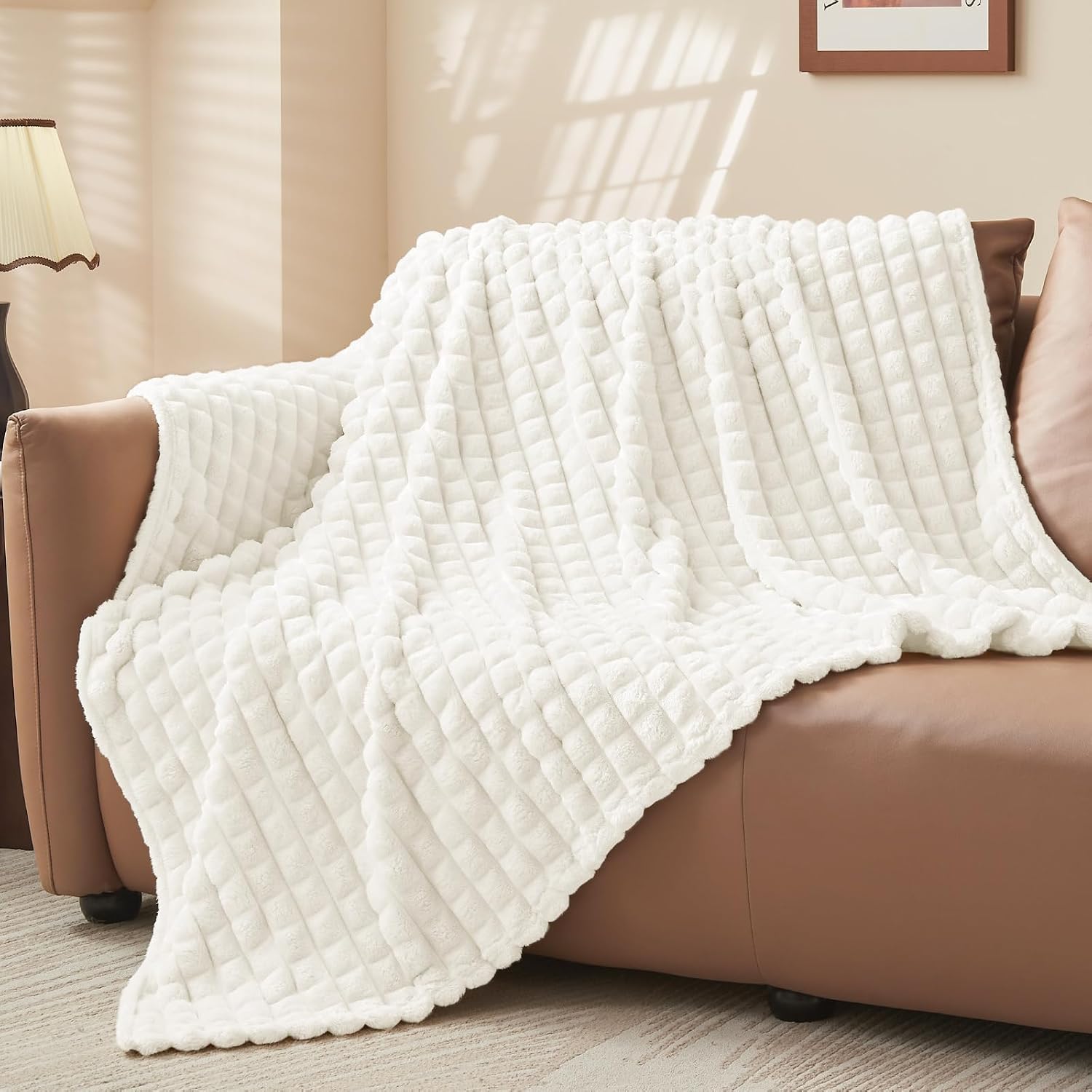 Detalle de BEDELITE Kuscheldecke Flauschig Karo – weiche Flanell-Decke in Cremeweiß, 220x240