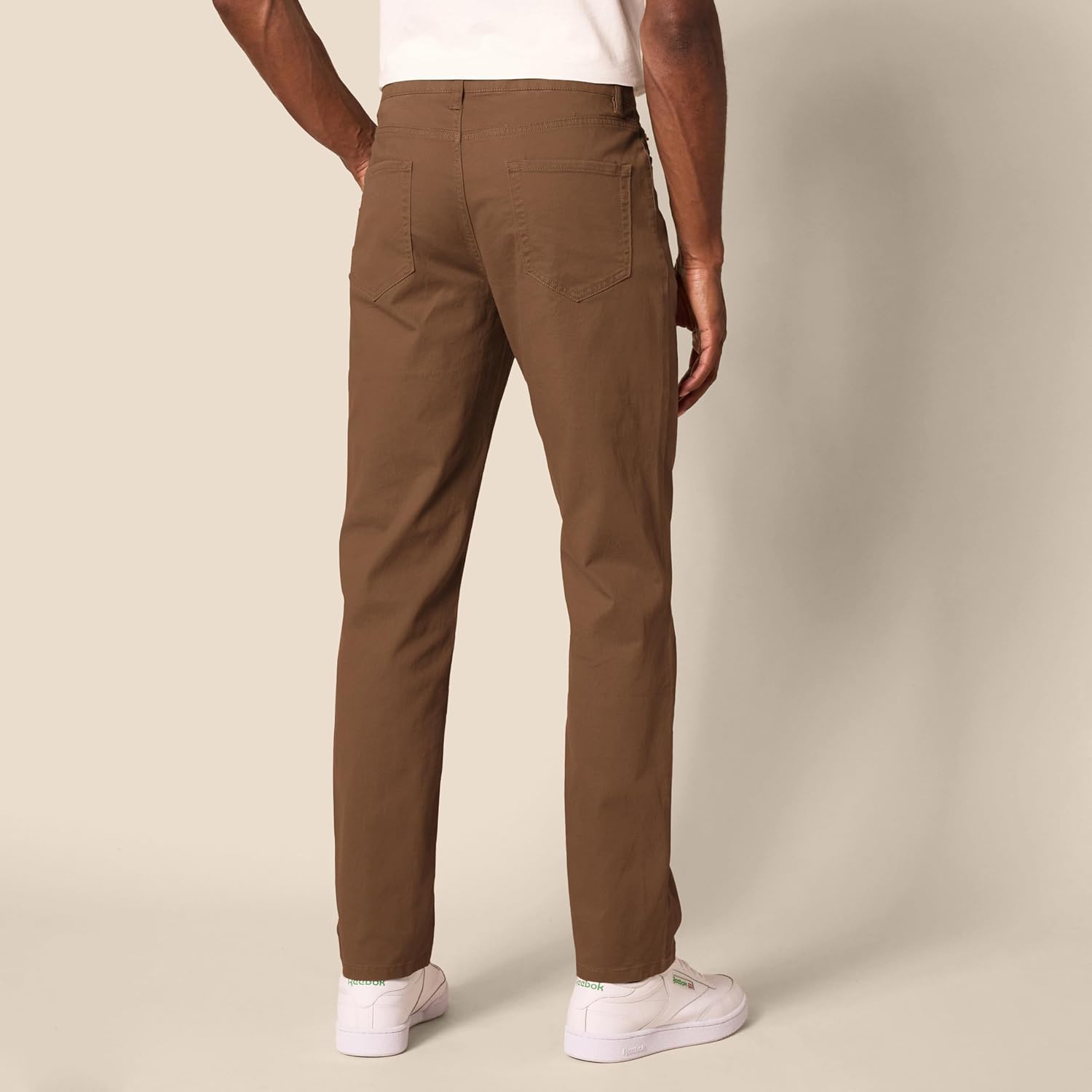Thumbnail 1 de Amazon Essentials Men's Athletic-Fit 5-Pocket Stretch Twill Trouser (Big & Tall) – UK