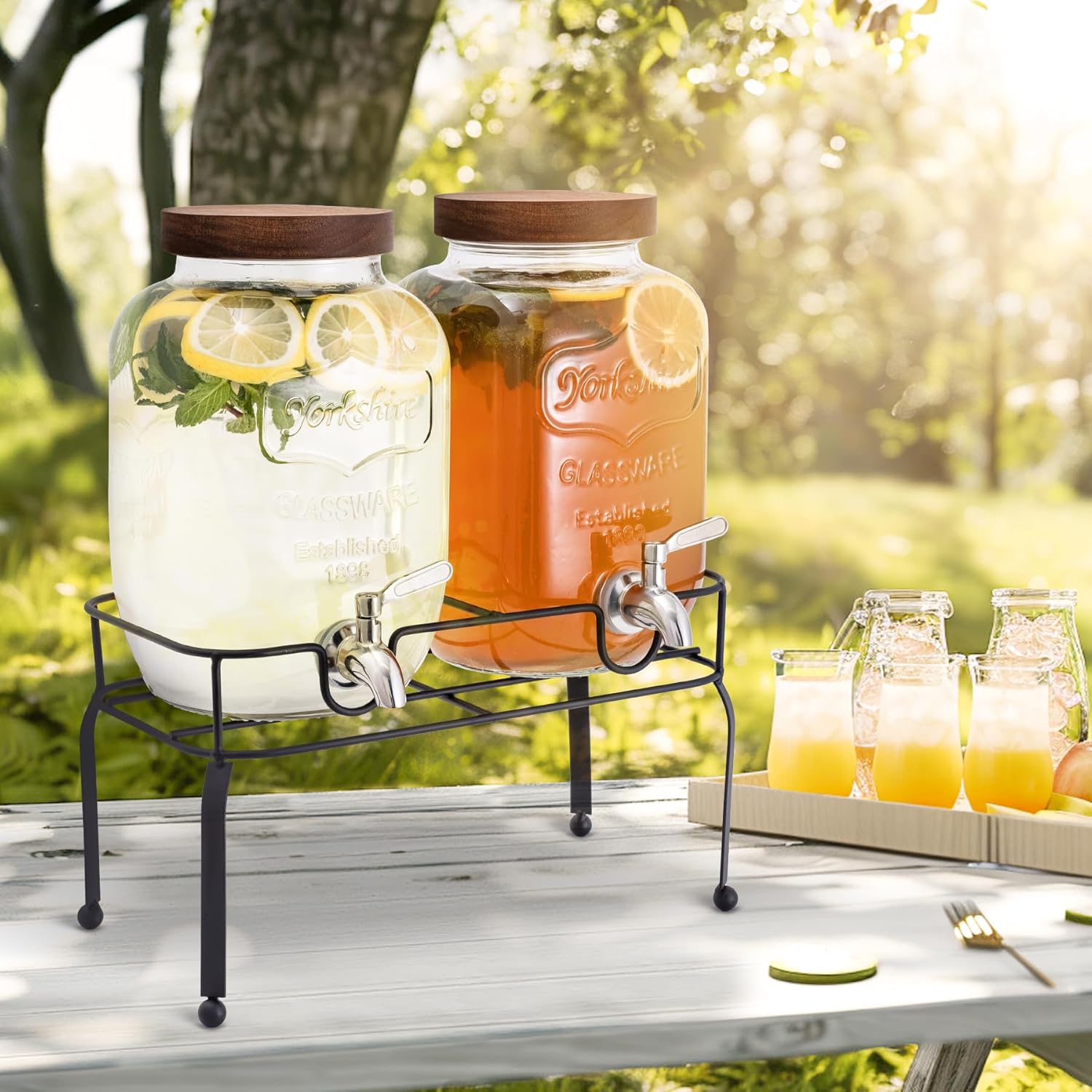 Detalle 2 de Mustry Glass Drink Dispenser for Parties — 1 Gallon Set with Stand and Spigot (2-Pack)