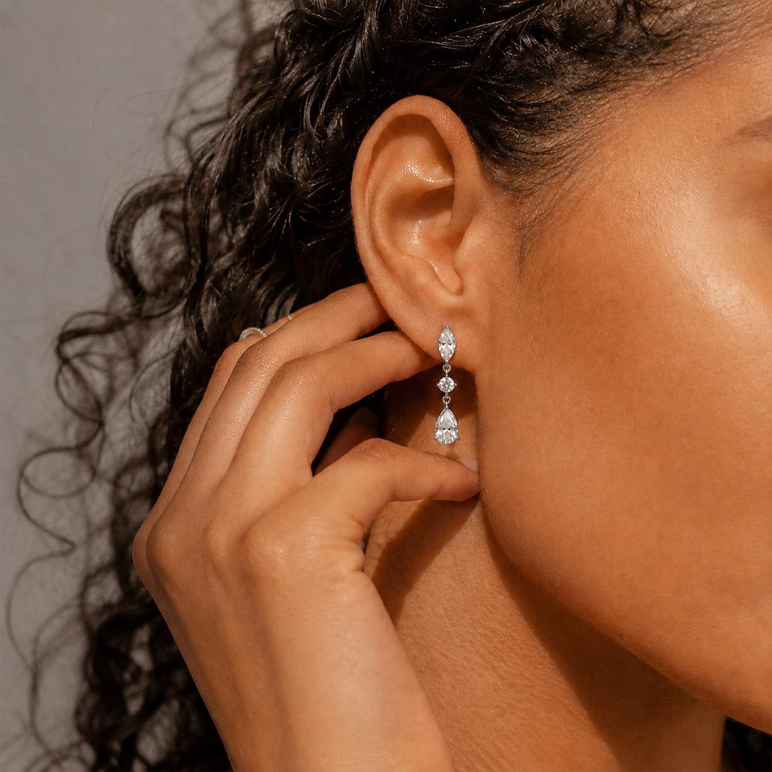 Detalle 2 de Dangle Earrings, 14K Gold Plated