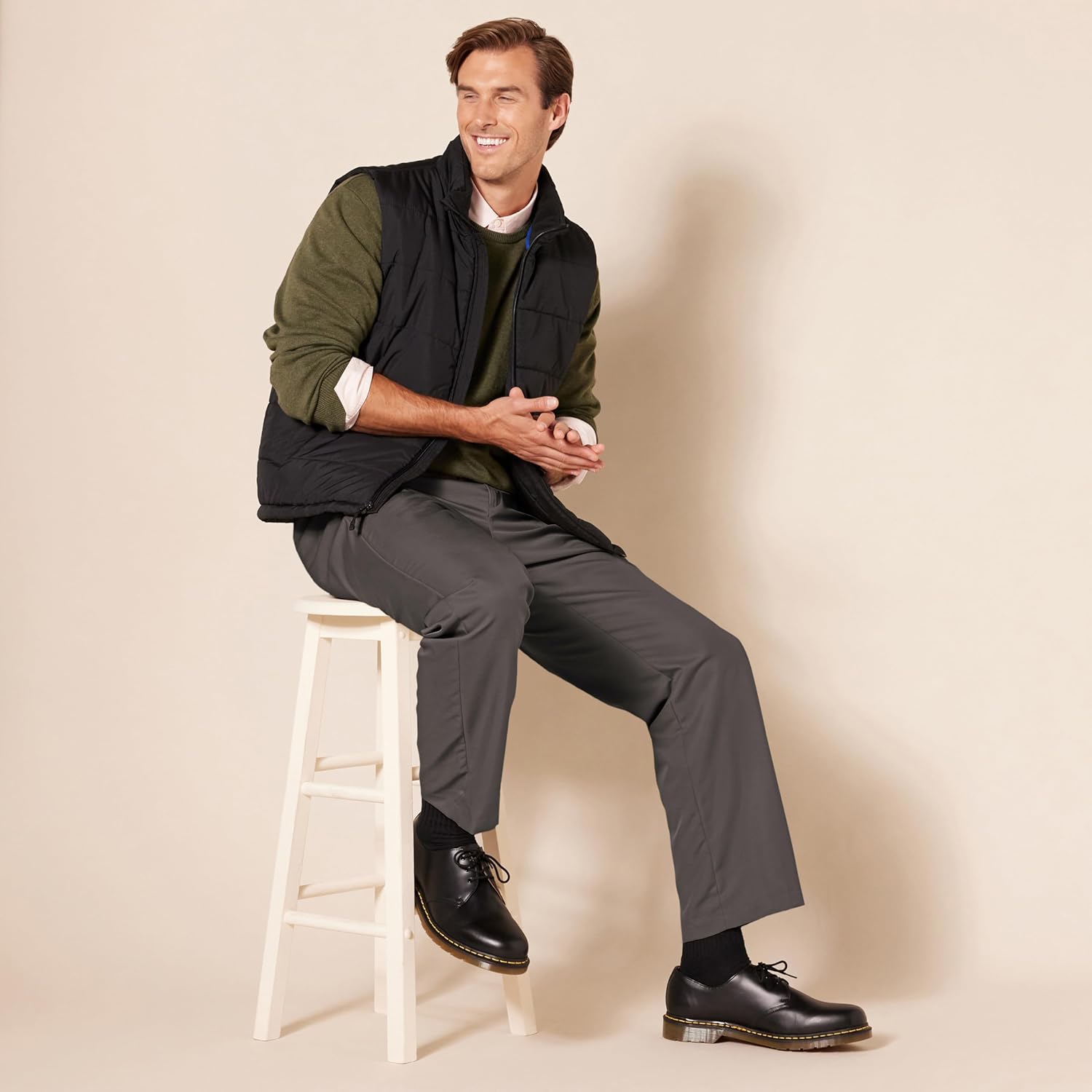 Thumbnail 6 de Amazon Essentials Men’s Classic Fit Expandable-Waist Flat-Front Dress Suit Trousers