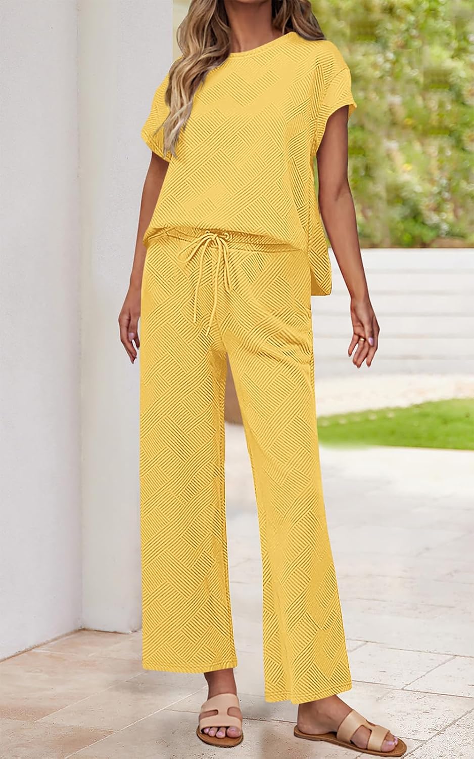 Detalle de PRETTYGARDEN 2 Piece Women’s Casual Tracksuit Set: Short Sleeve Top + Wide-Leg Pants