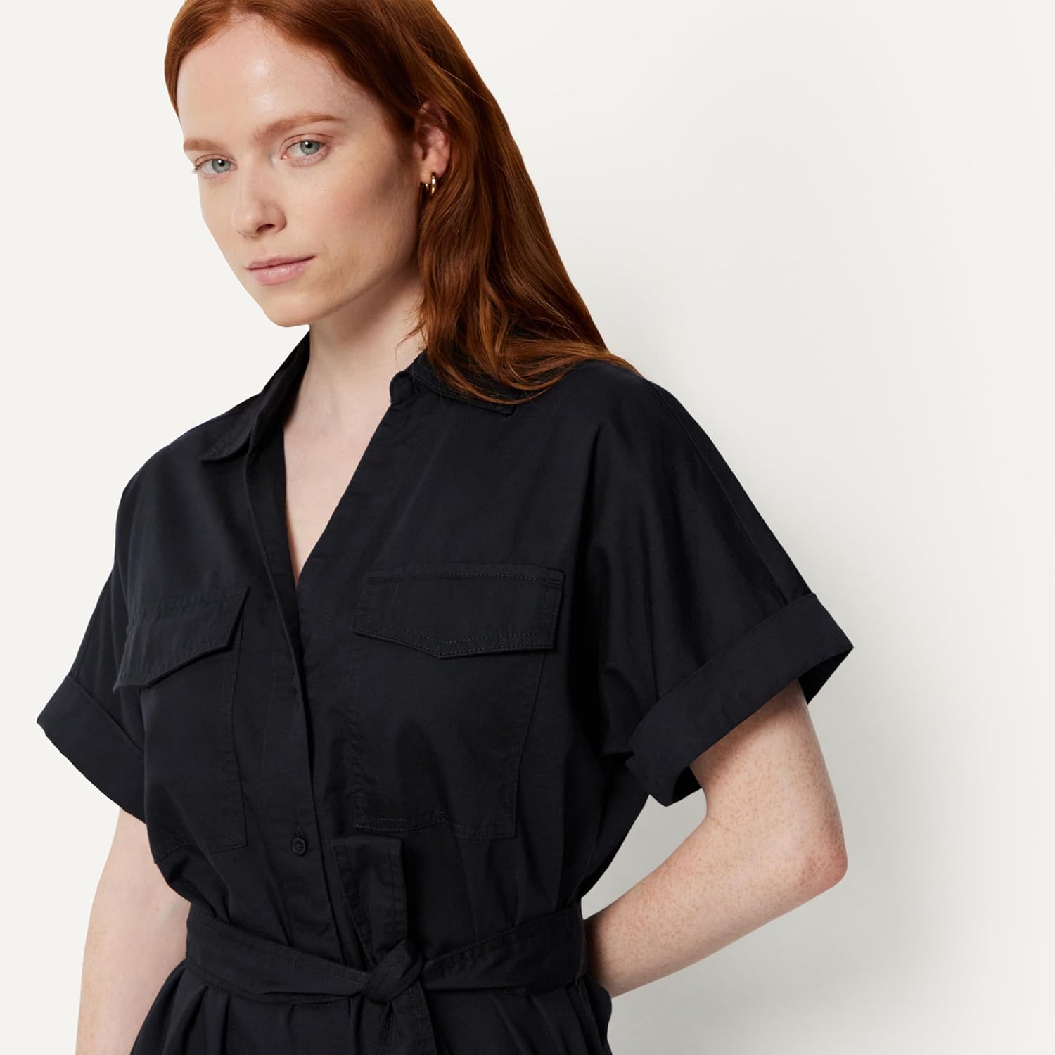 Detalle de Amazon Essentials Women's Relaxed-Fit Short-Sleeved Button-Down Shirt Dress with Belt