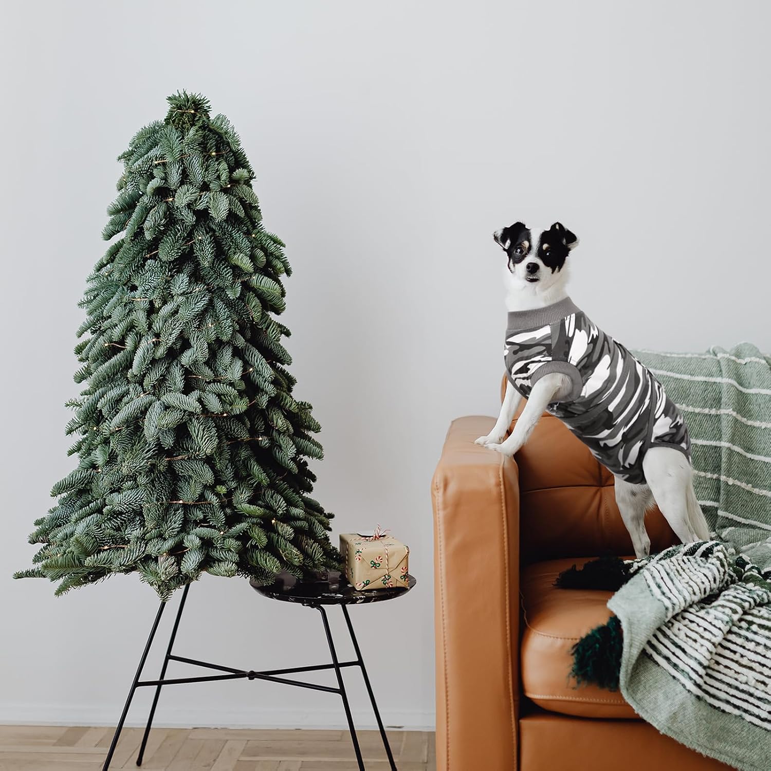 Detalle 2 de Kuoser Dog Surgery Recovery Suit (Greycamo XL) – a practical post-op care alternative to the cone