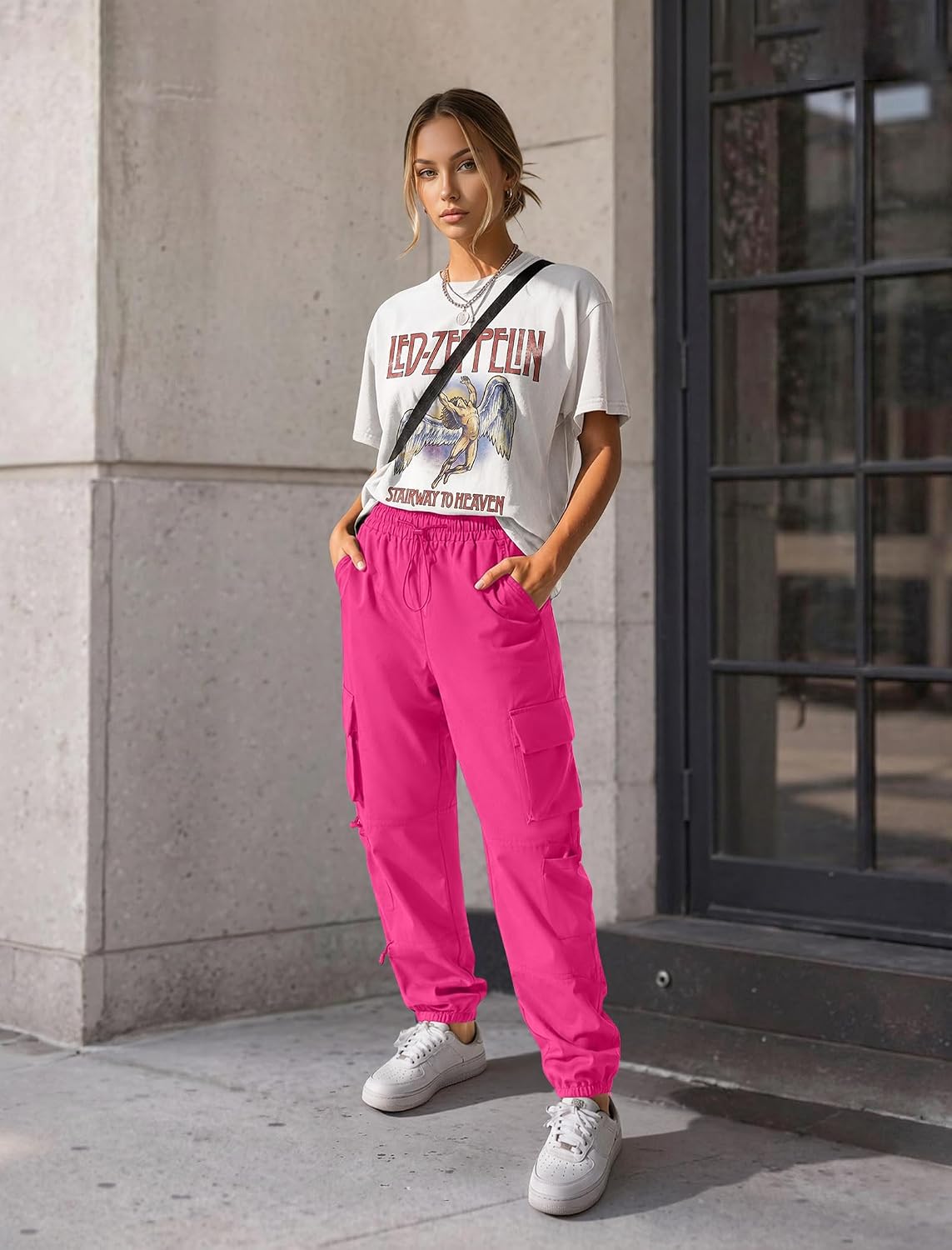 Detalle de COPYLEAF Women's Cargo Pants