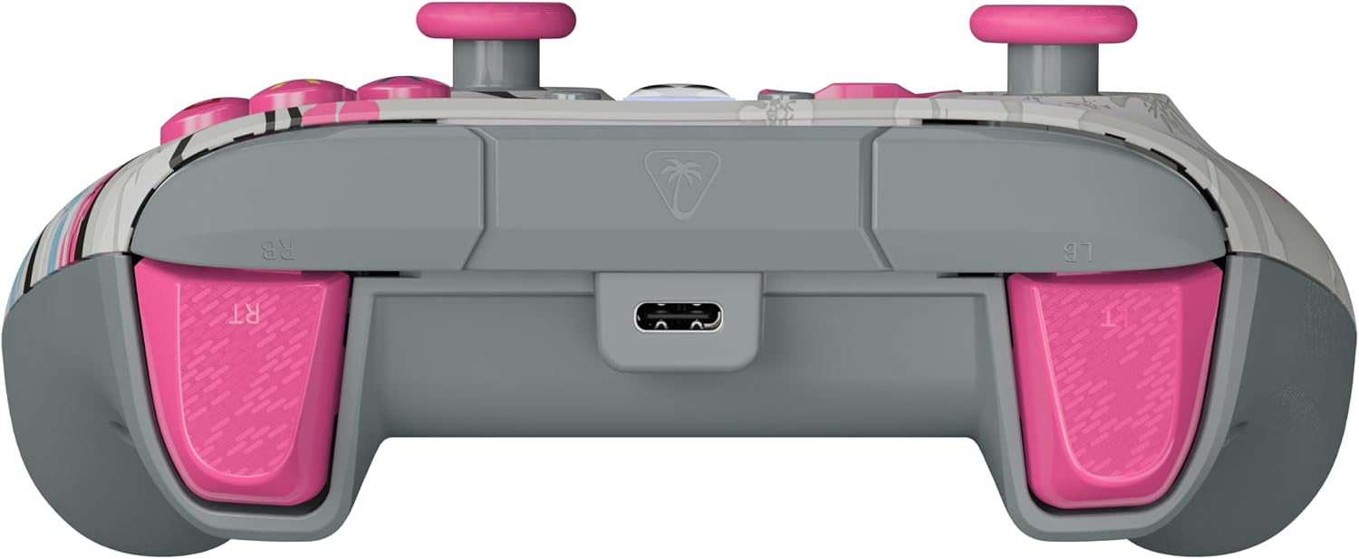 Detalle de Turtle Beach Rematch Advanced Cherry Blossom — Manette filaire sous licence Xbox avec éclairage phosphorescent et contrôle via Control Hub