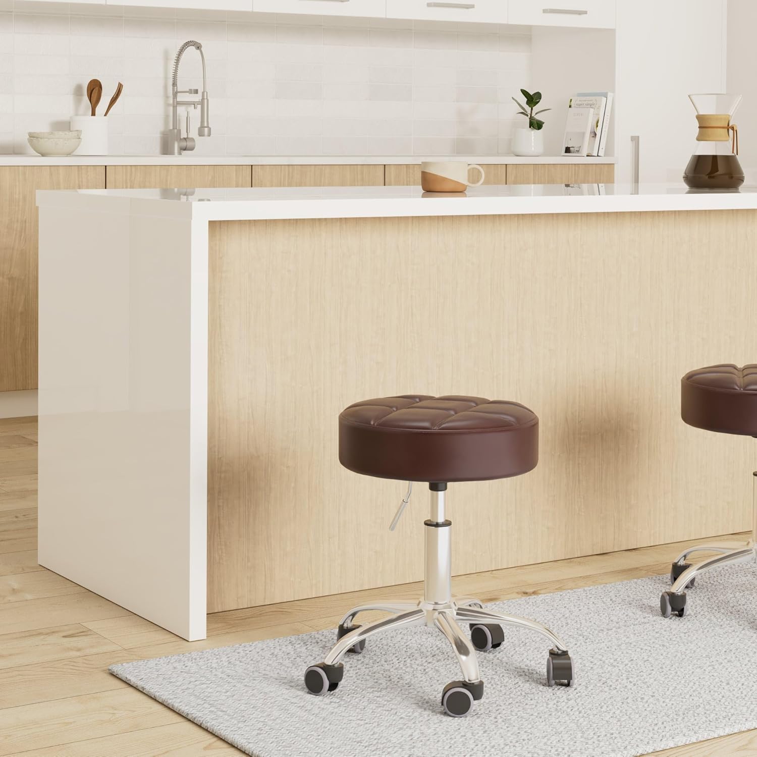 Detalle de Swivel beauty stool 14 inch seat