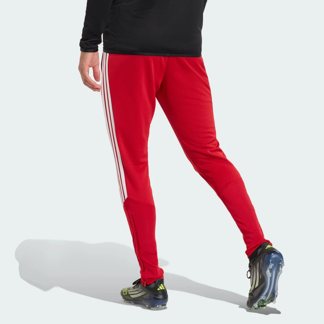 Detalle de Pantalón de entrenamiento Tiro26 League Regular de Adidas – Rojo