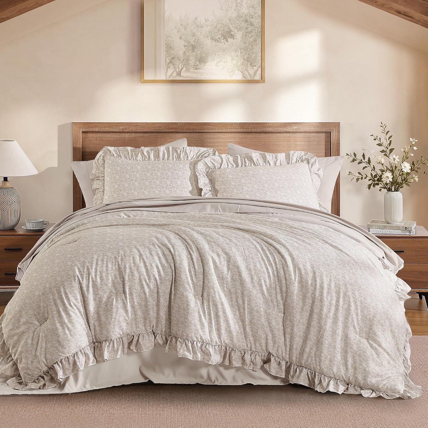 Detalle de BLOOMHAVEN Queen Comforter Set – 7 Pieces with Ruffle Beige Lace, Floral Sheets & Shams