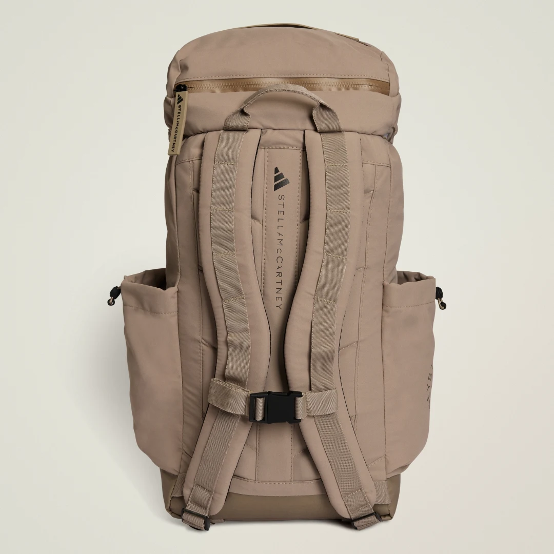Detalle de Mochila adidas By Stella McCartney (color Marrón) – estilo sostenible con sello de diseño